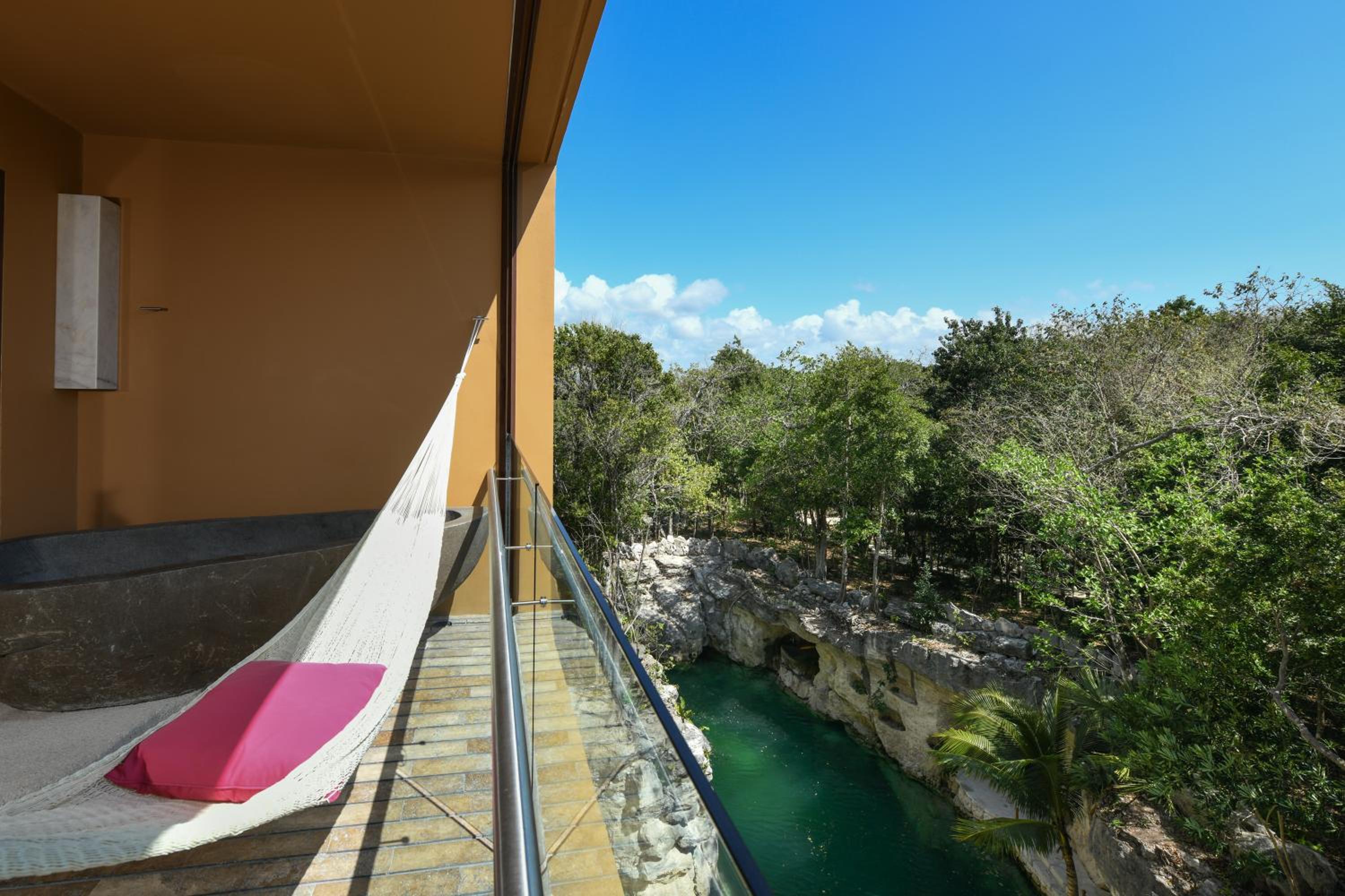 Suite with River View thumbnail 6