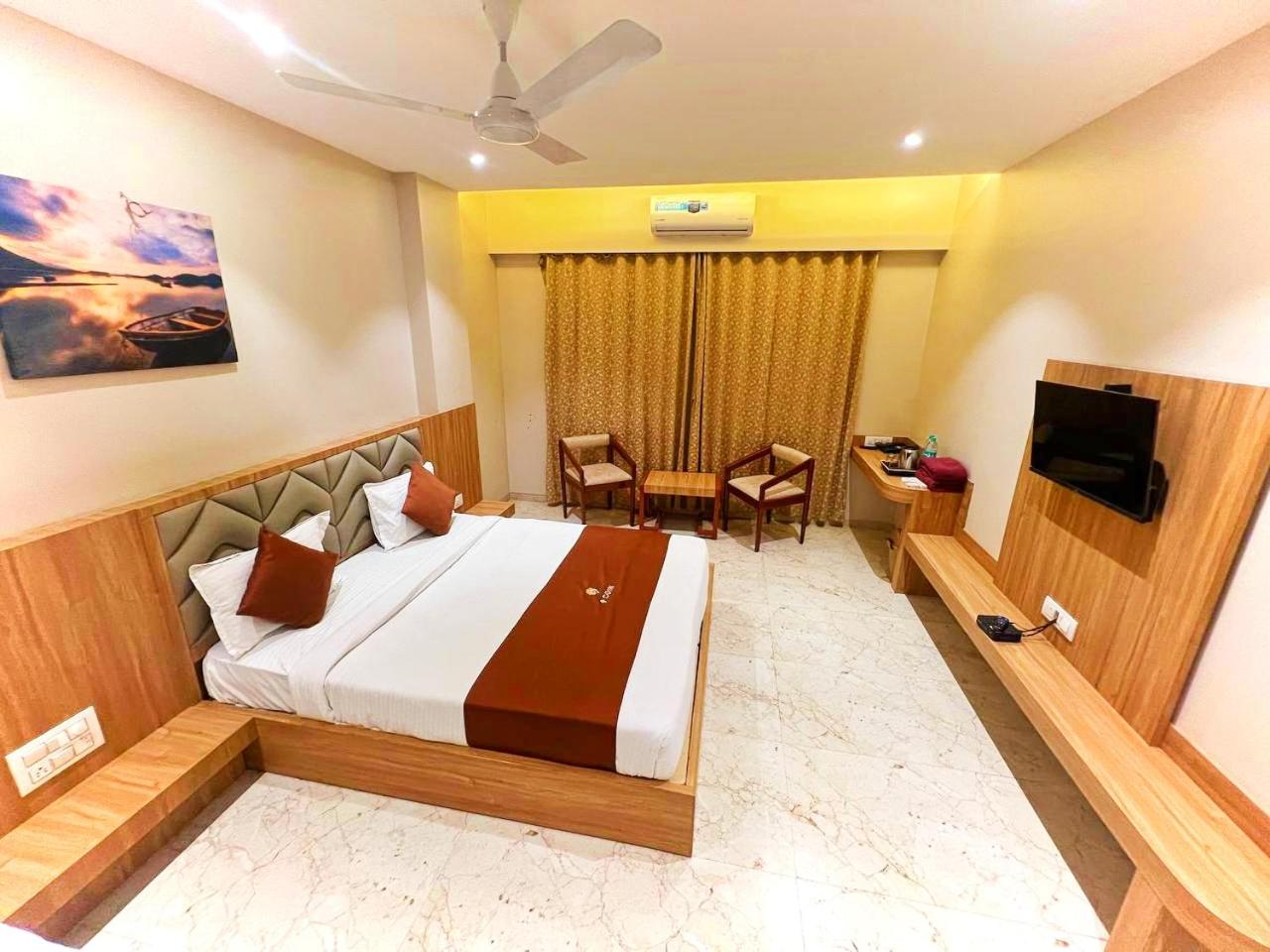 Deluxe Double Room- 984 foot from Temple  photo 1
