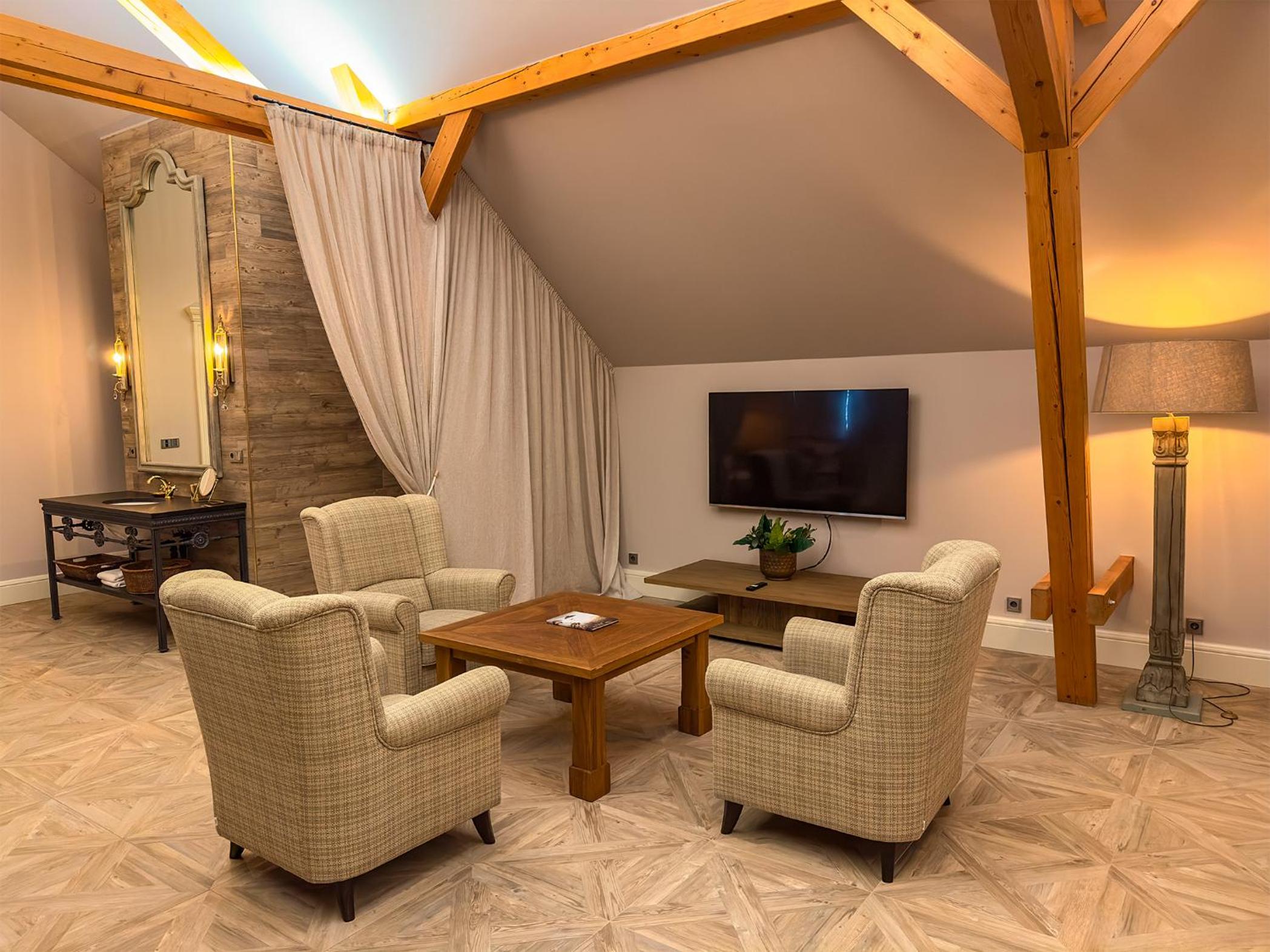 Deluxe Apartment