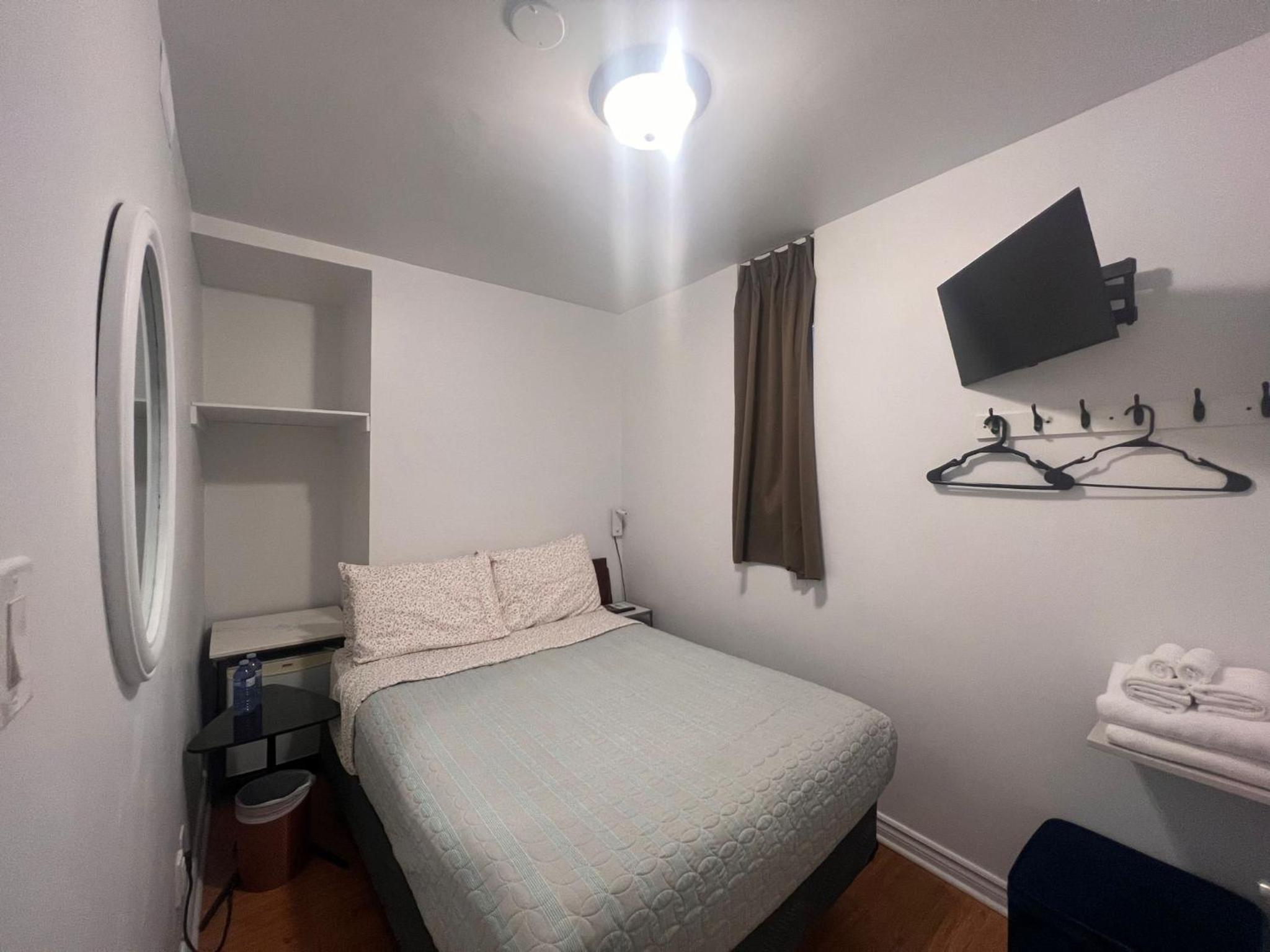 Budget Double Room photo 1