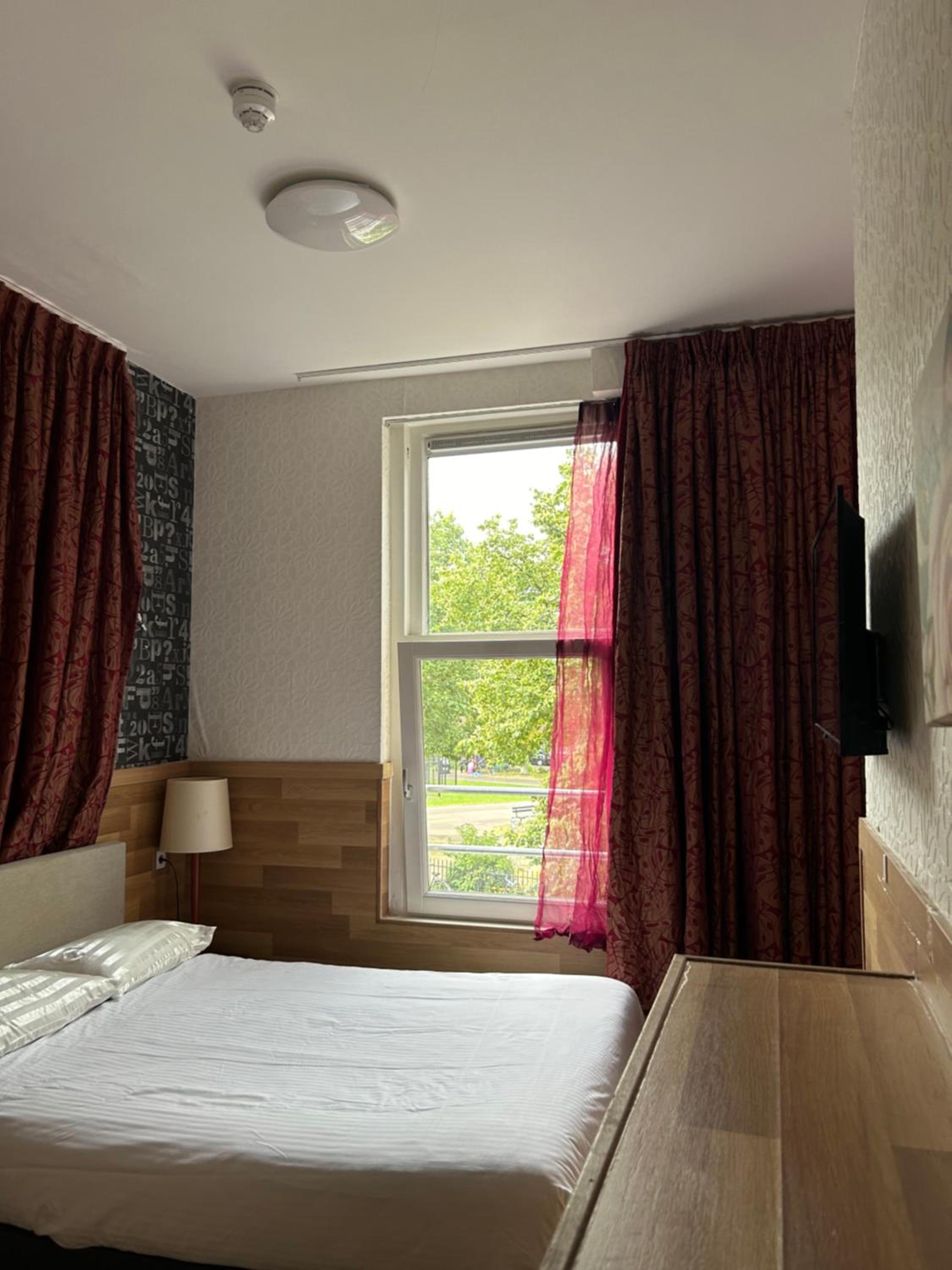 Double Room with Private Bathroom photo 3