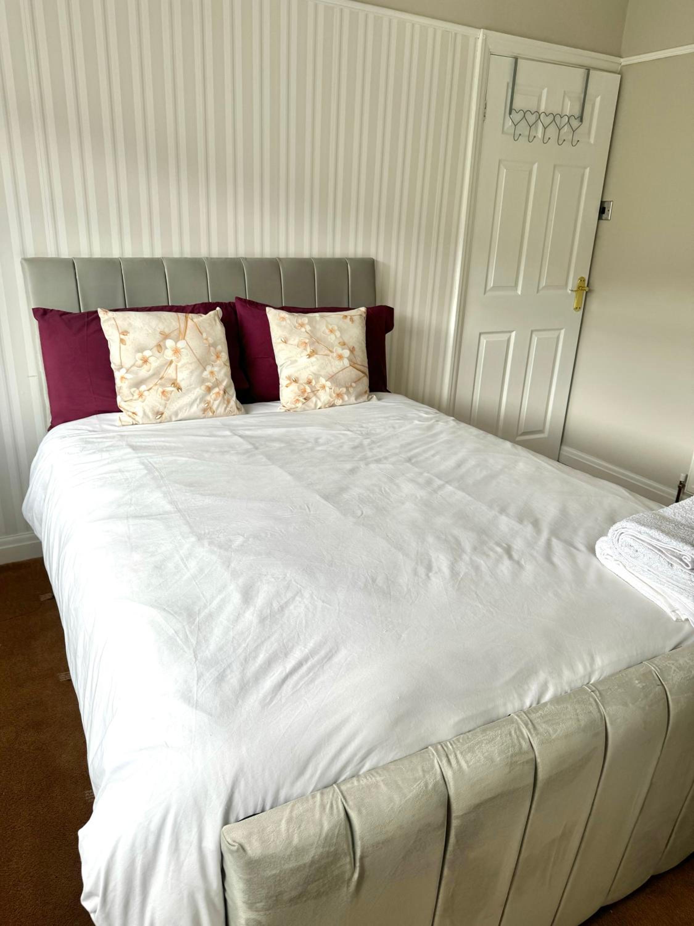 Double Room With Shared Bathroom photo 1
