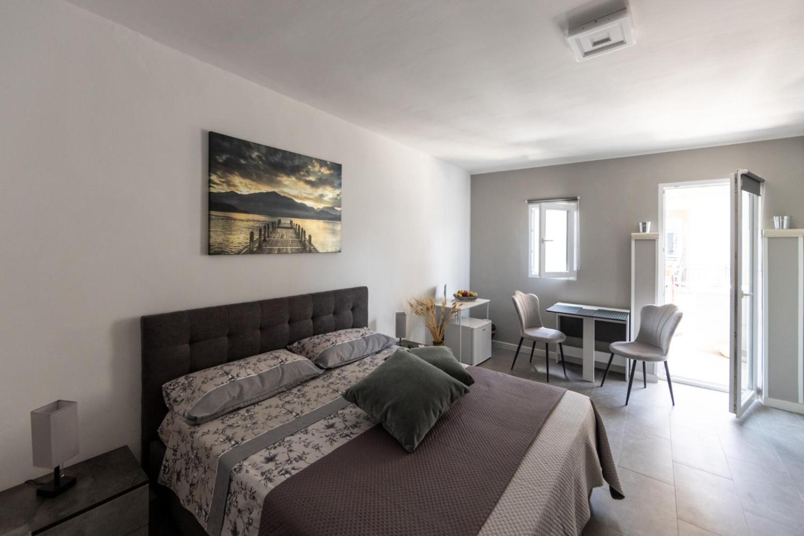 Double Room with Private Bathroom photo 2