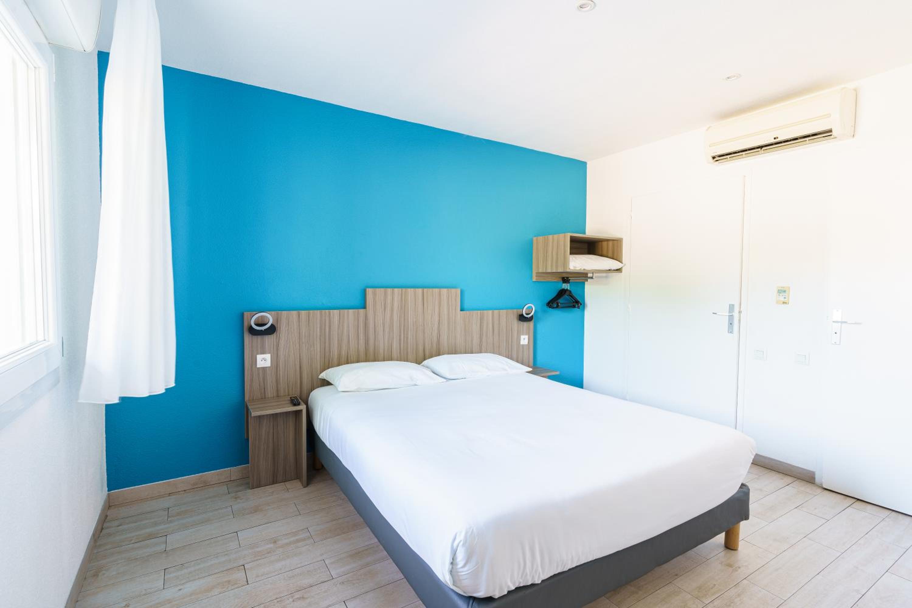 Double Room - Photo 6