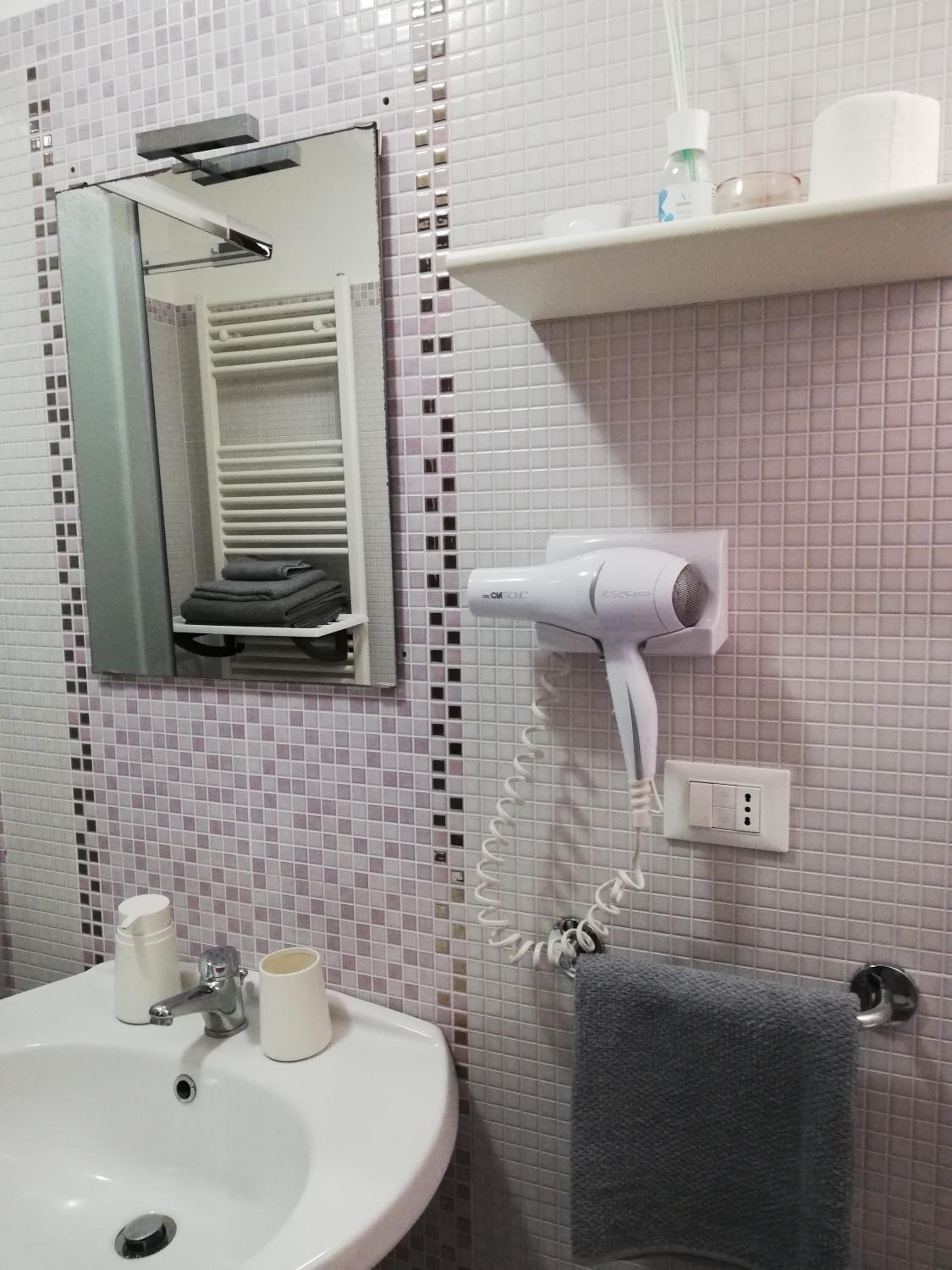 Double Room with Private Bathroom photo 2