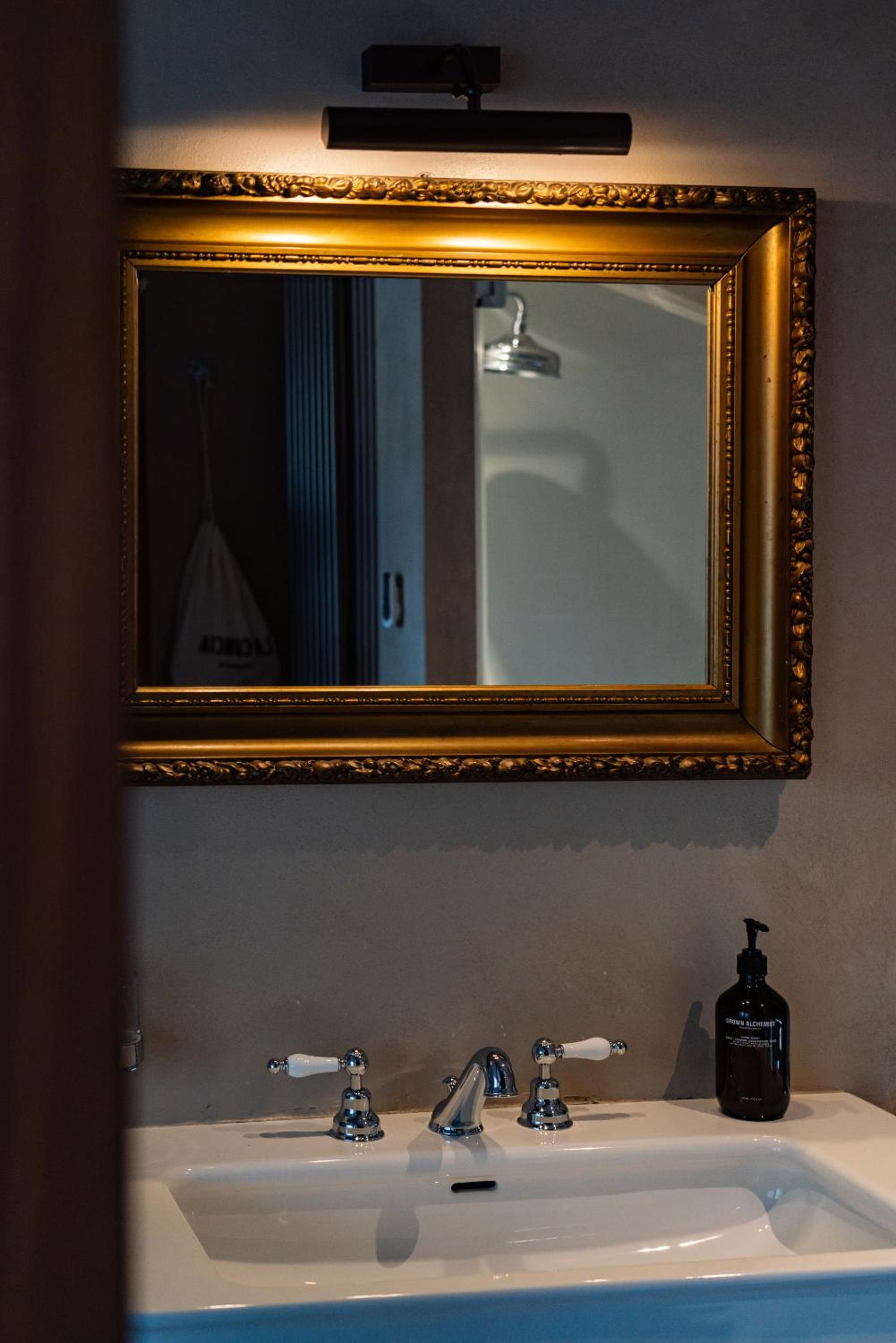Deluxe Single Room photo 3