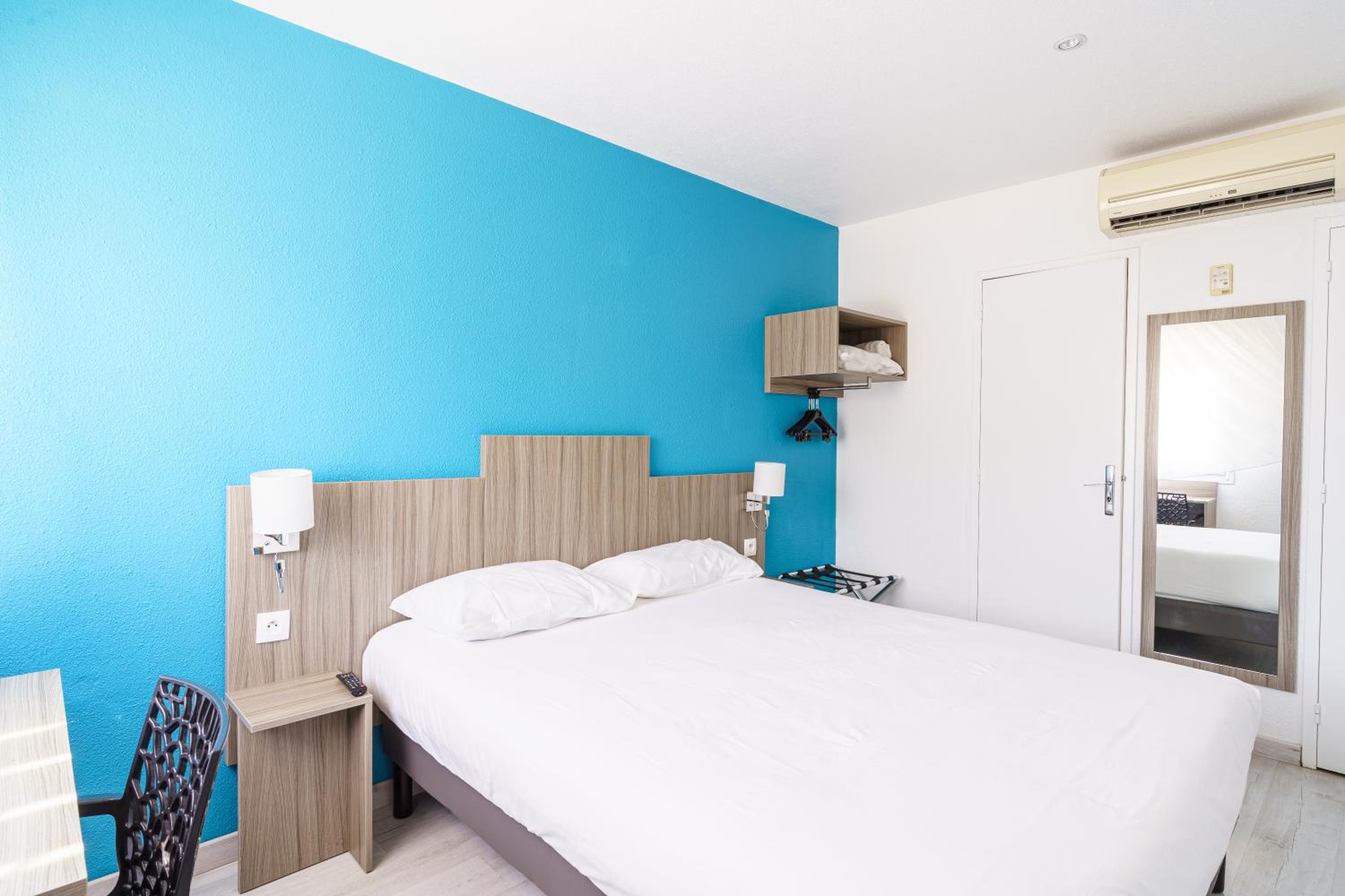 Double Room - Photo 7