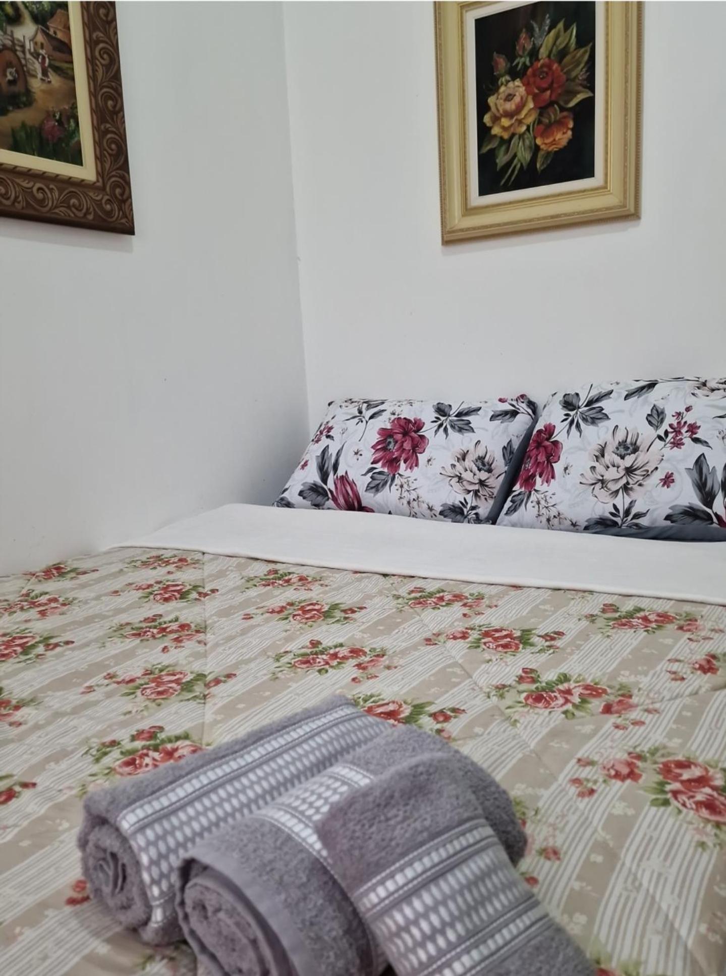 Double Room with Shared Bathroom photo 3