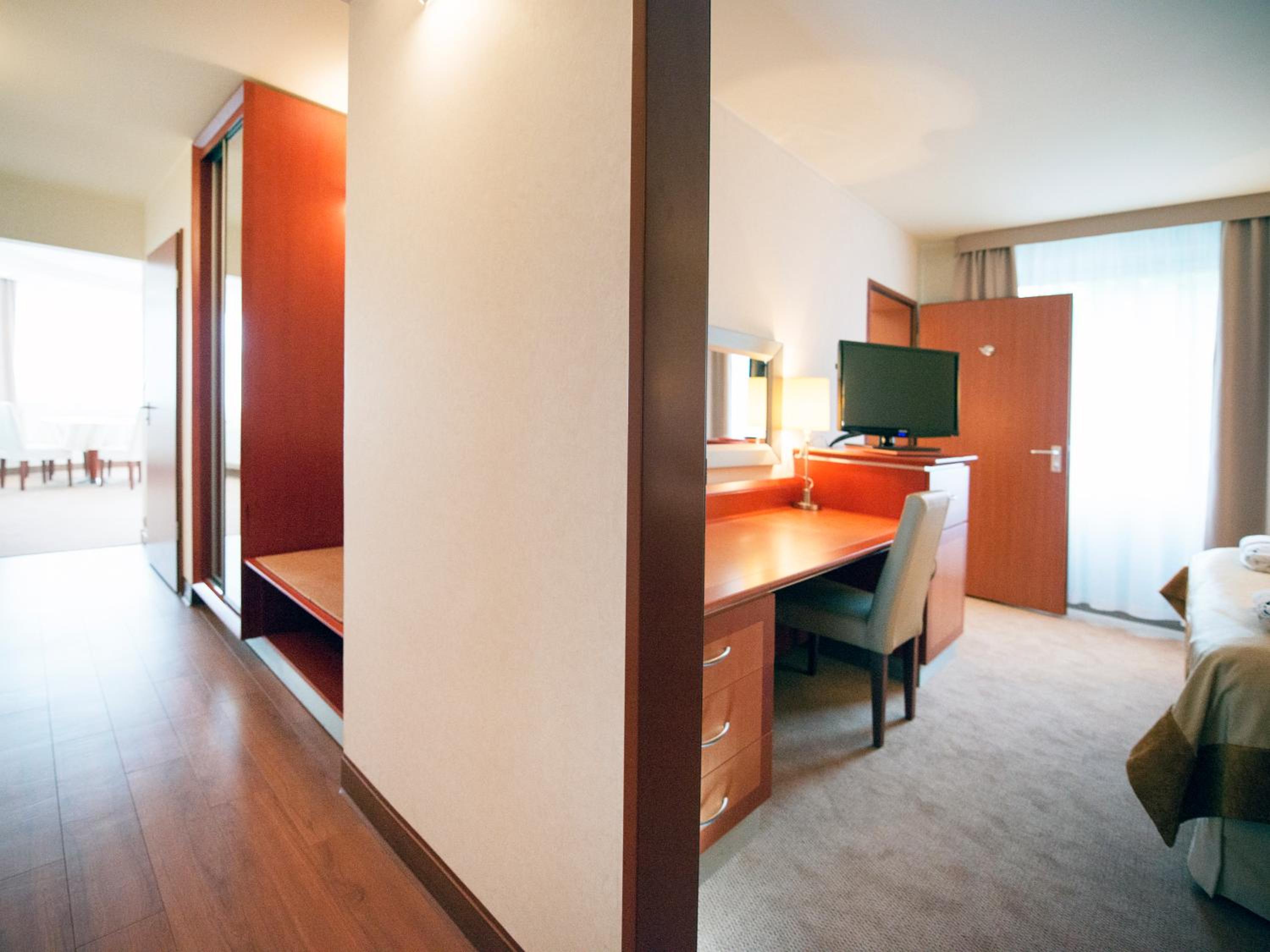 One-Bedroom Apartment - Photo 8