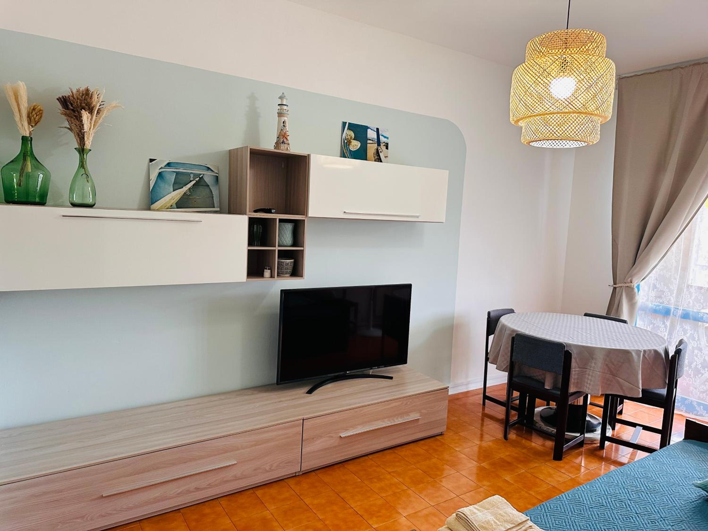 One-Bedroom Apartment photo 2