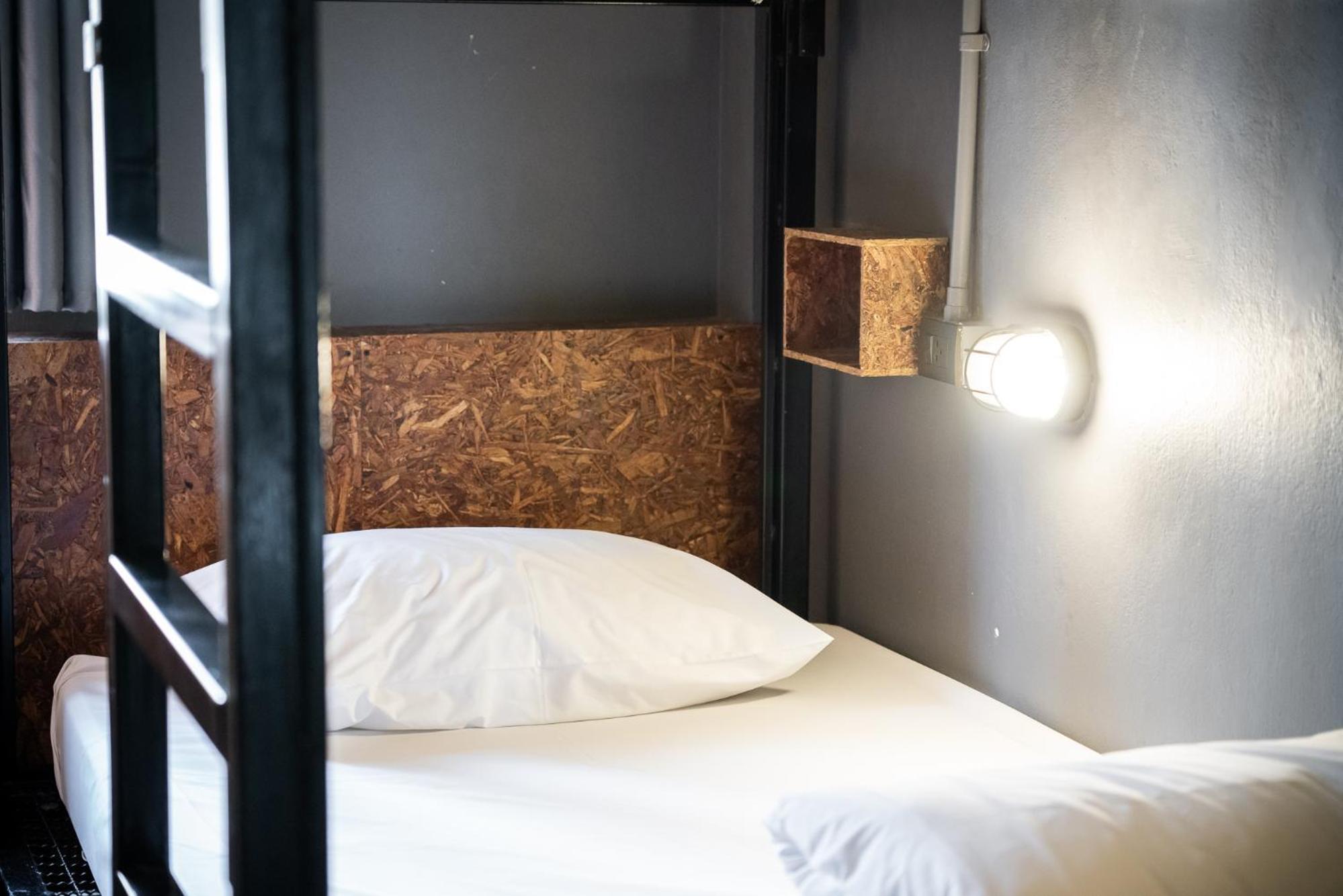 Private Room with Bunk Beds and Shared Bathroom (window view) photo 3