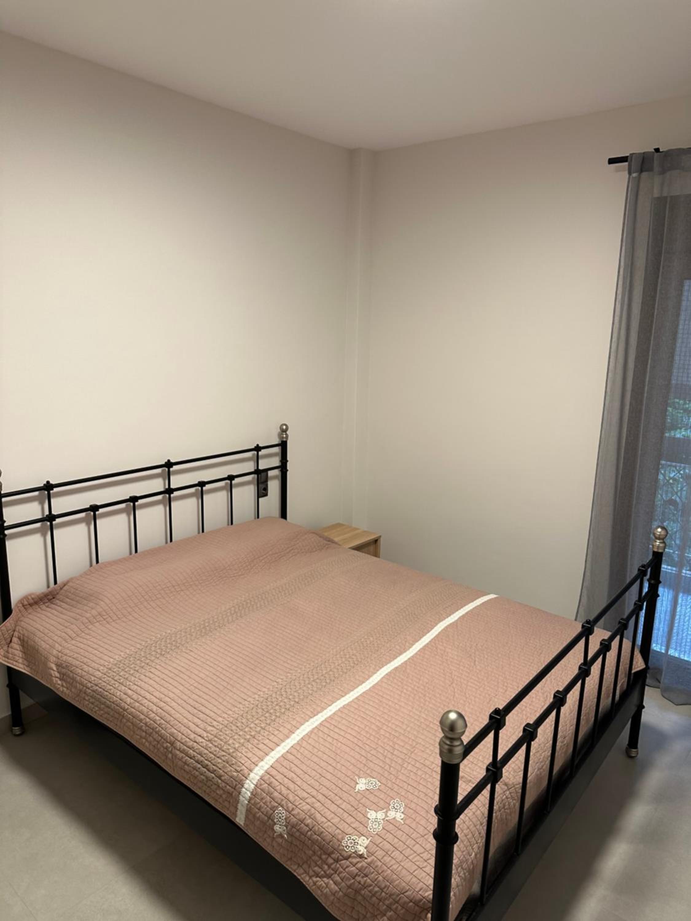 One-Bedroom Apartment photo 3