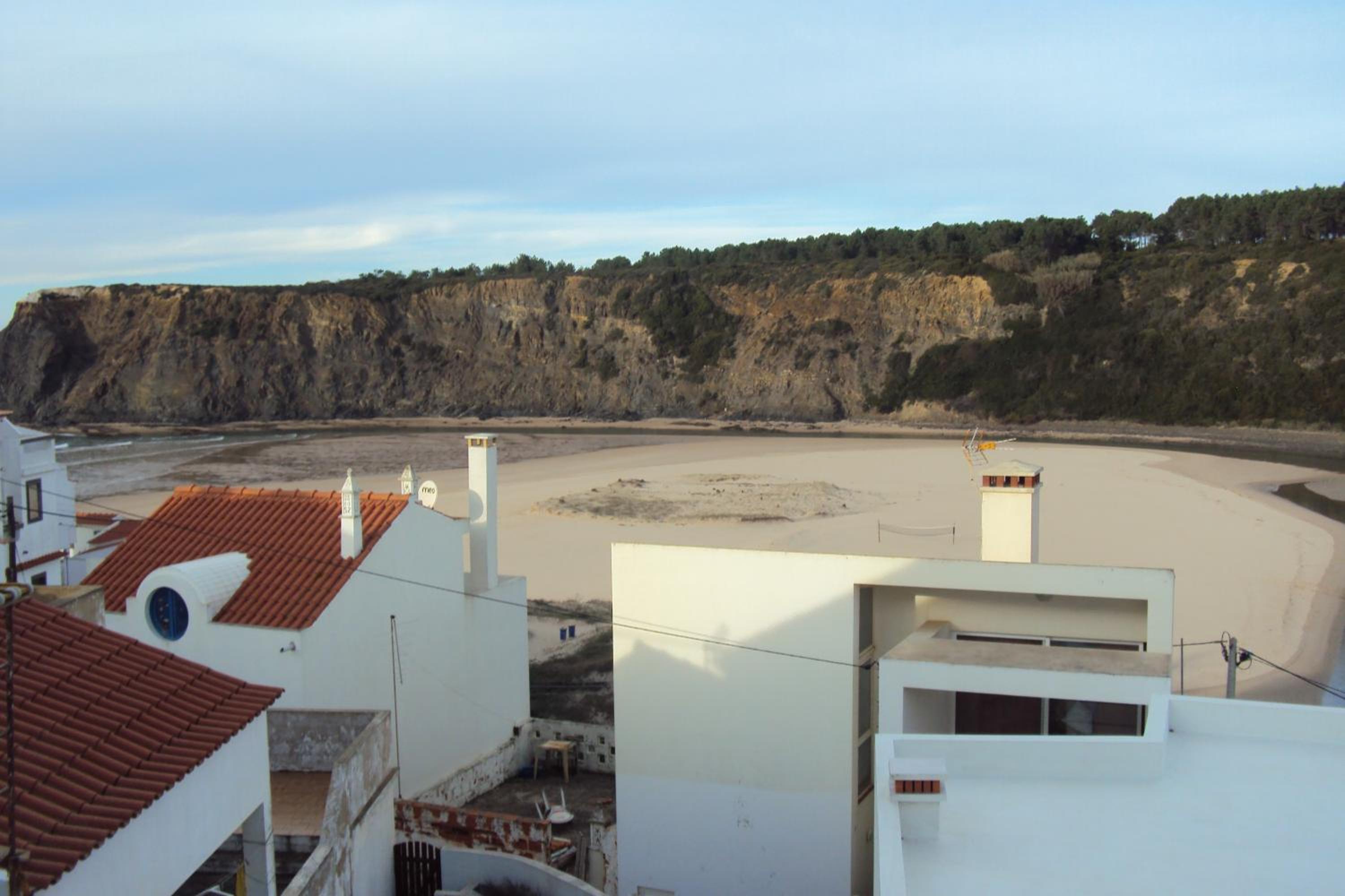 One-Bedroom Apartment with River View photo 2