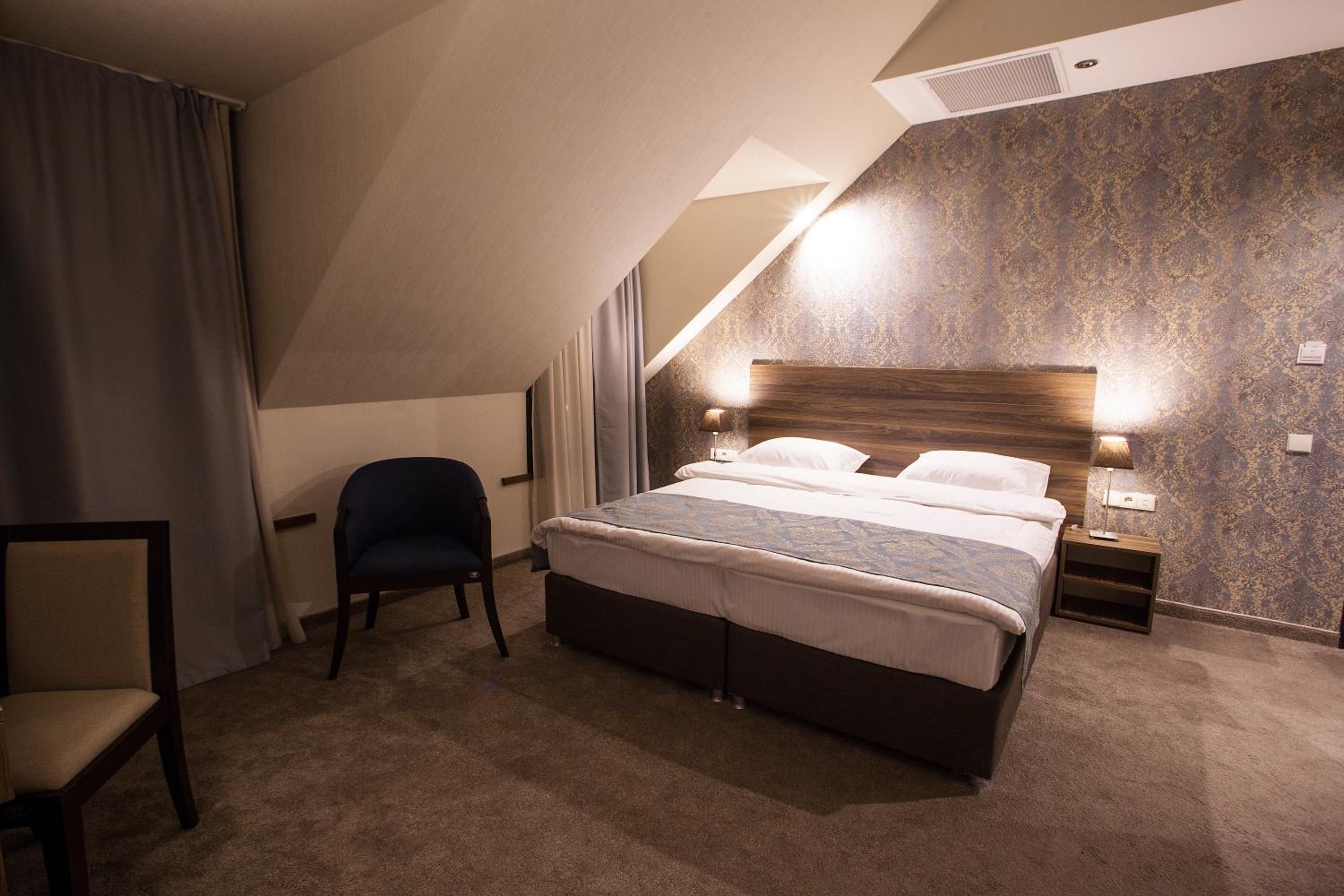 מלון אולד מיידאן טביליסי — Deluxe Double or Twin Room