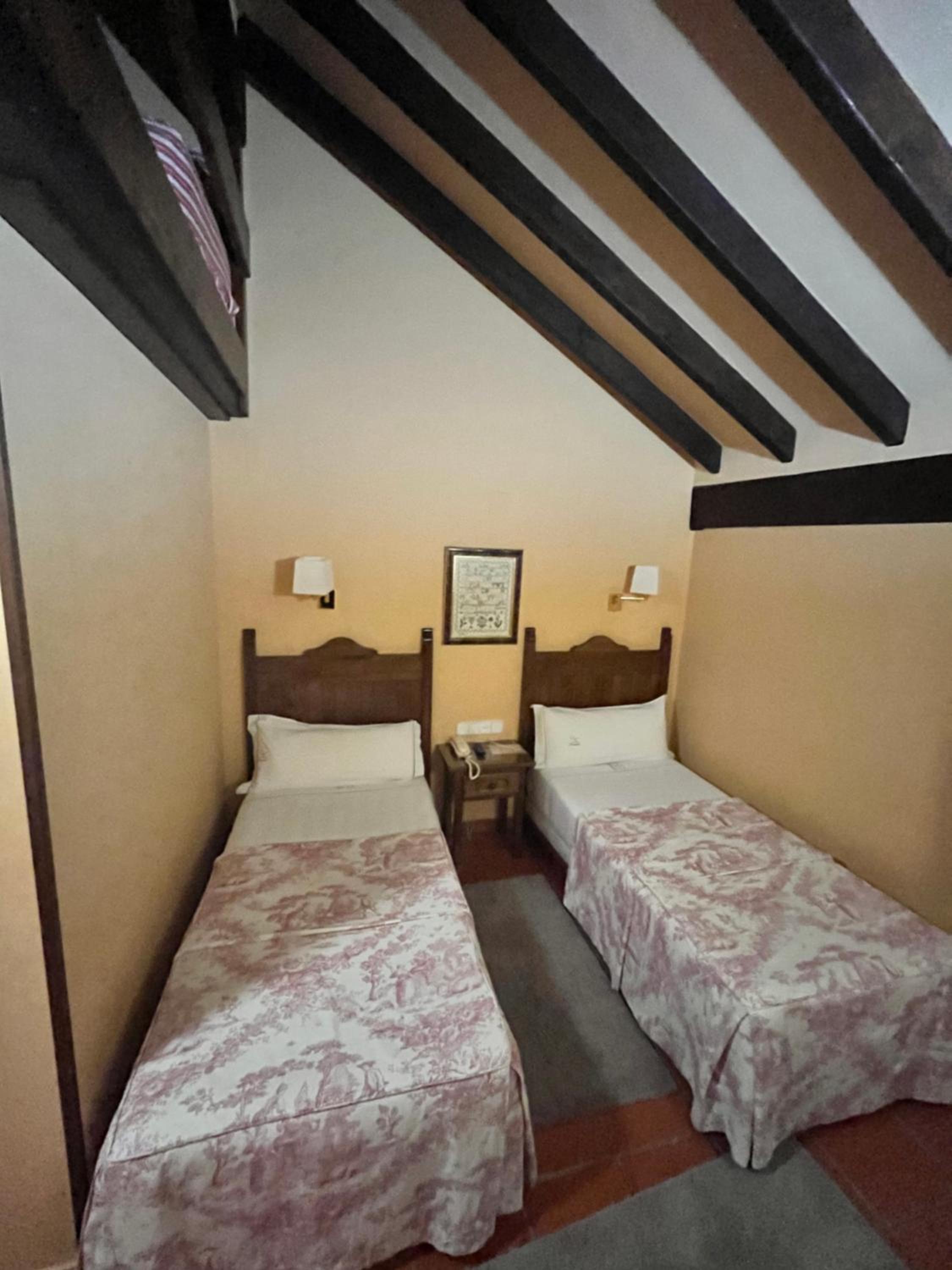 Habitación Familiar con Baño Privado