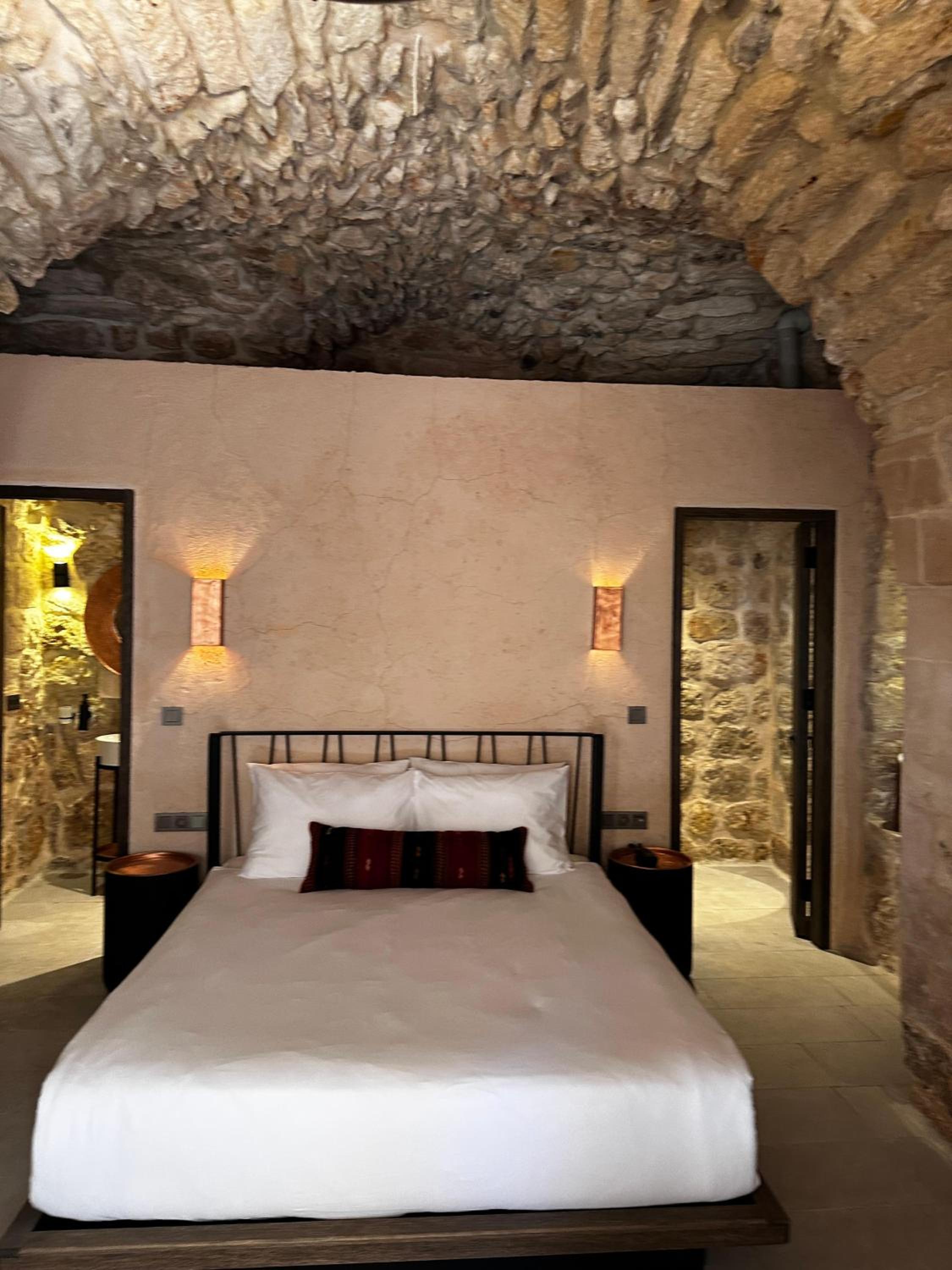 Deluxe Room - Photo 4