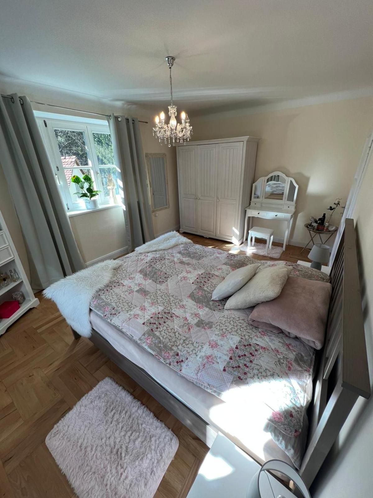 Double or Twin Room with Shared Bathroom photo 1