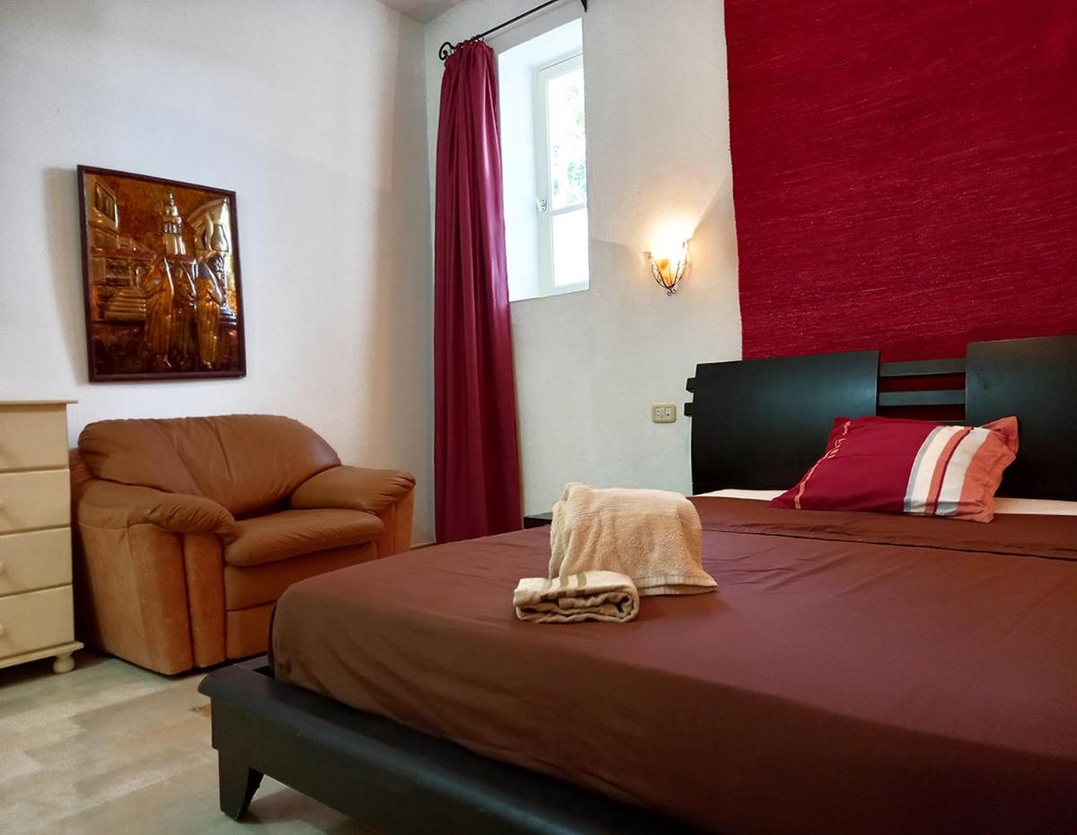 Double Room with Private Bathroom photo 1