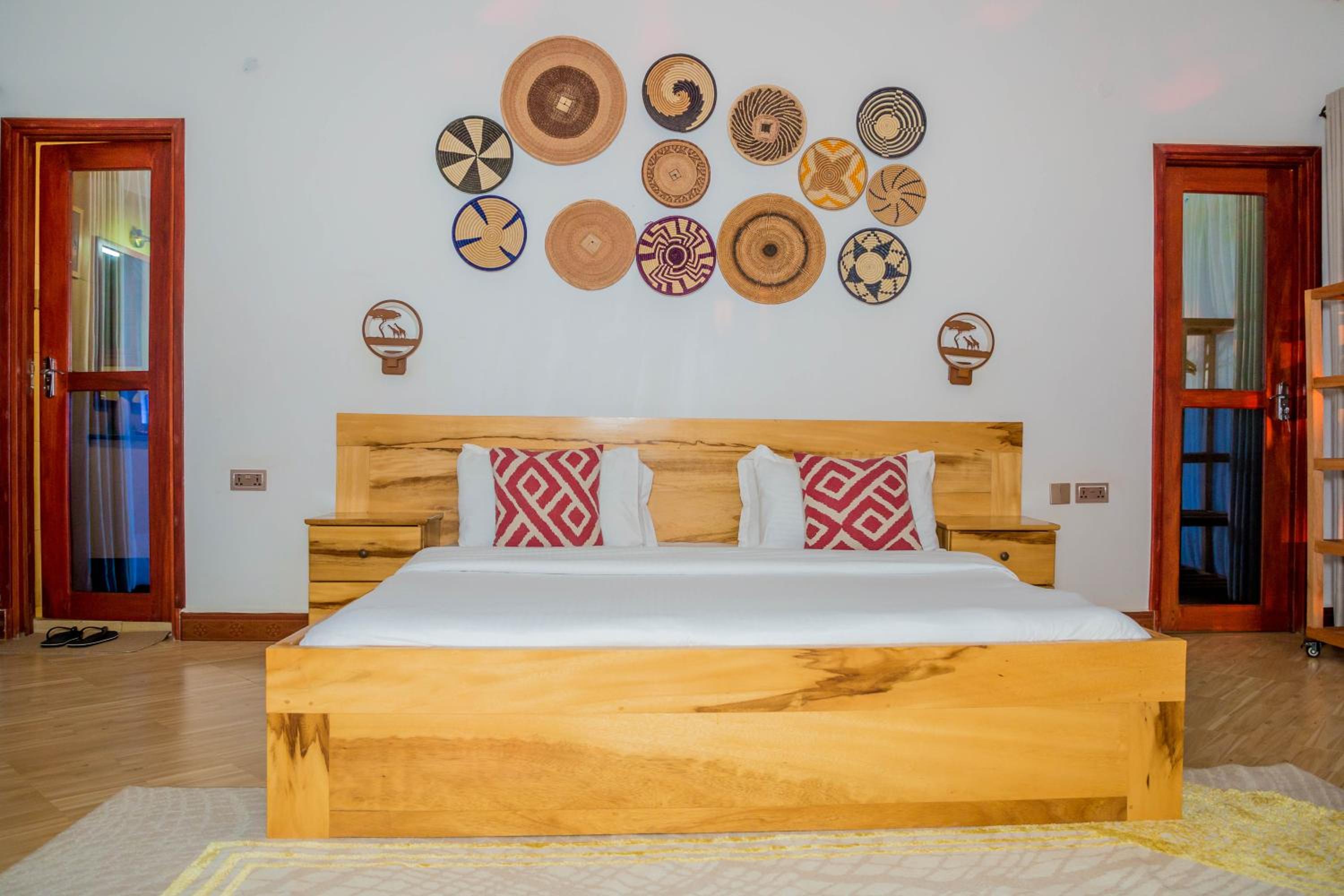 Deluxe Double Room with Balcony photo 3