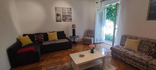 Three Bedroom Apartment with Terrace photo 2