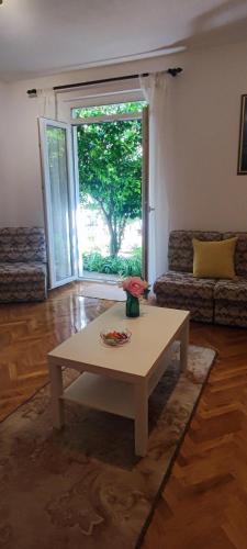 Three Bedroom Apartment with Terrace photo 3