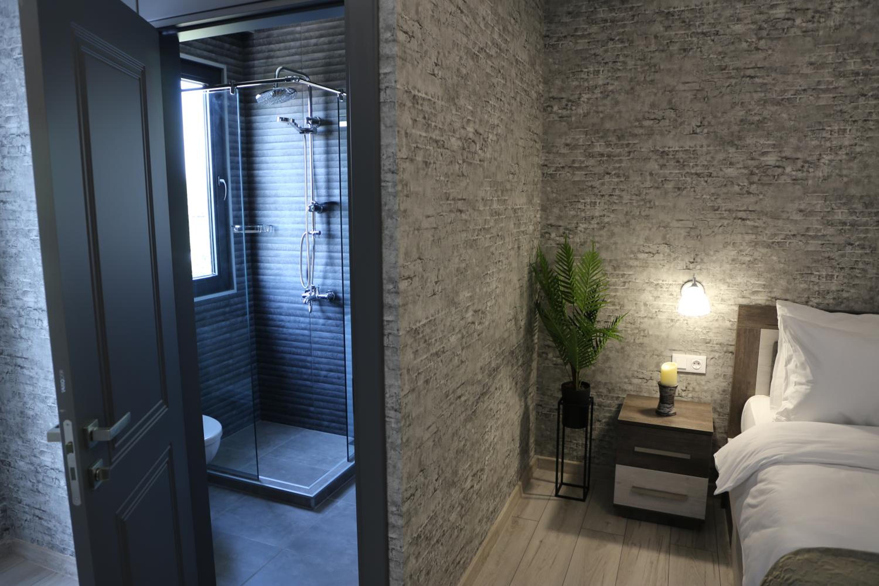 Double Room with Private Bathroom photo 2