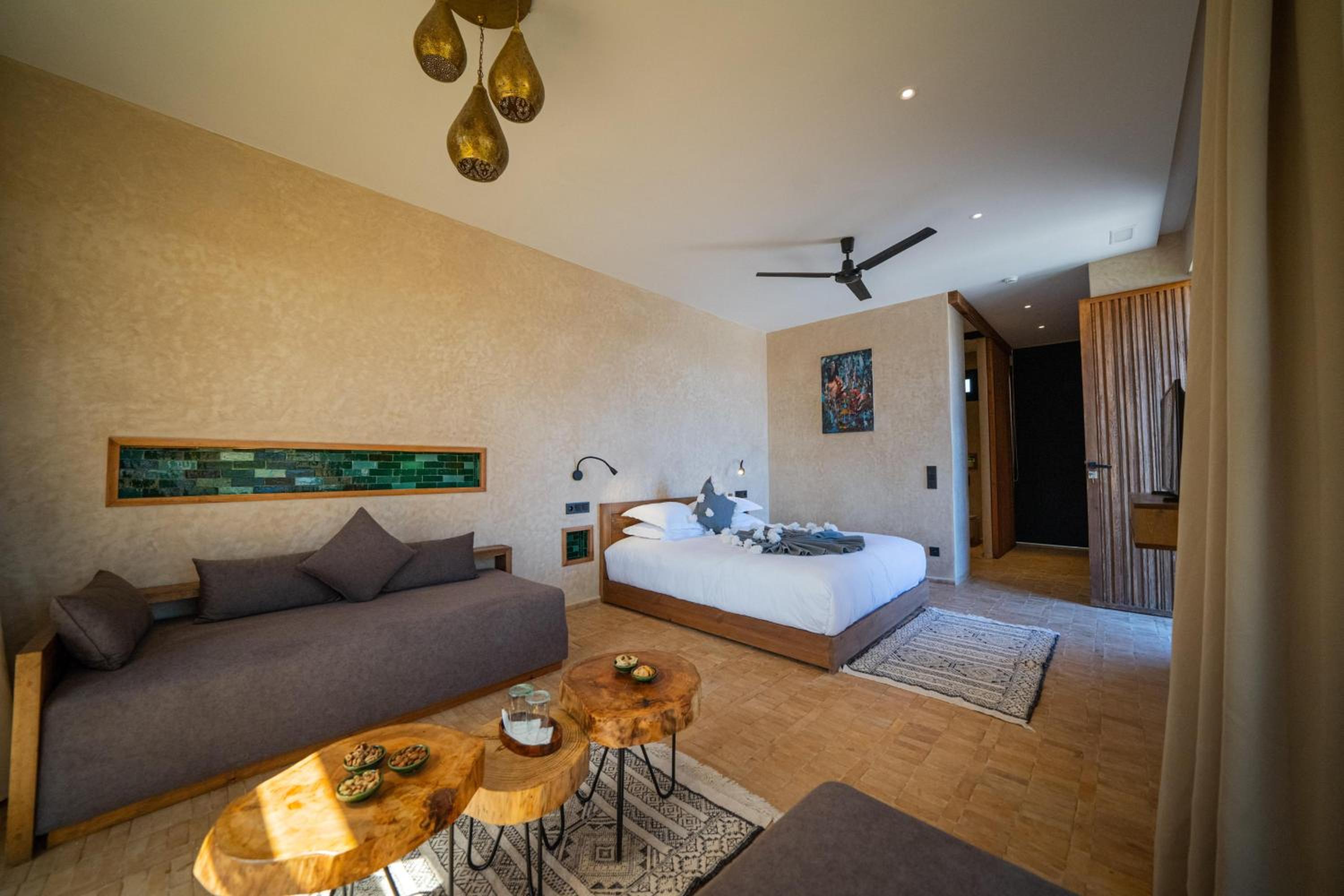 Junior Suite with Garden View - Photo 13