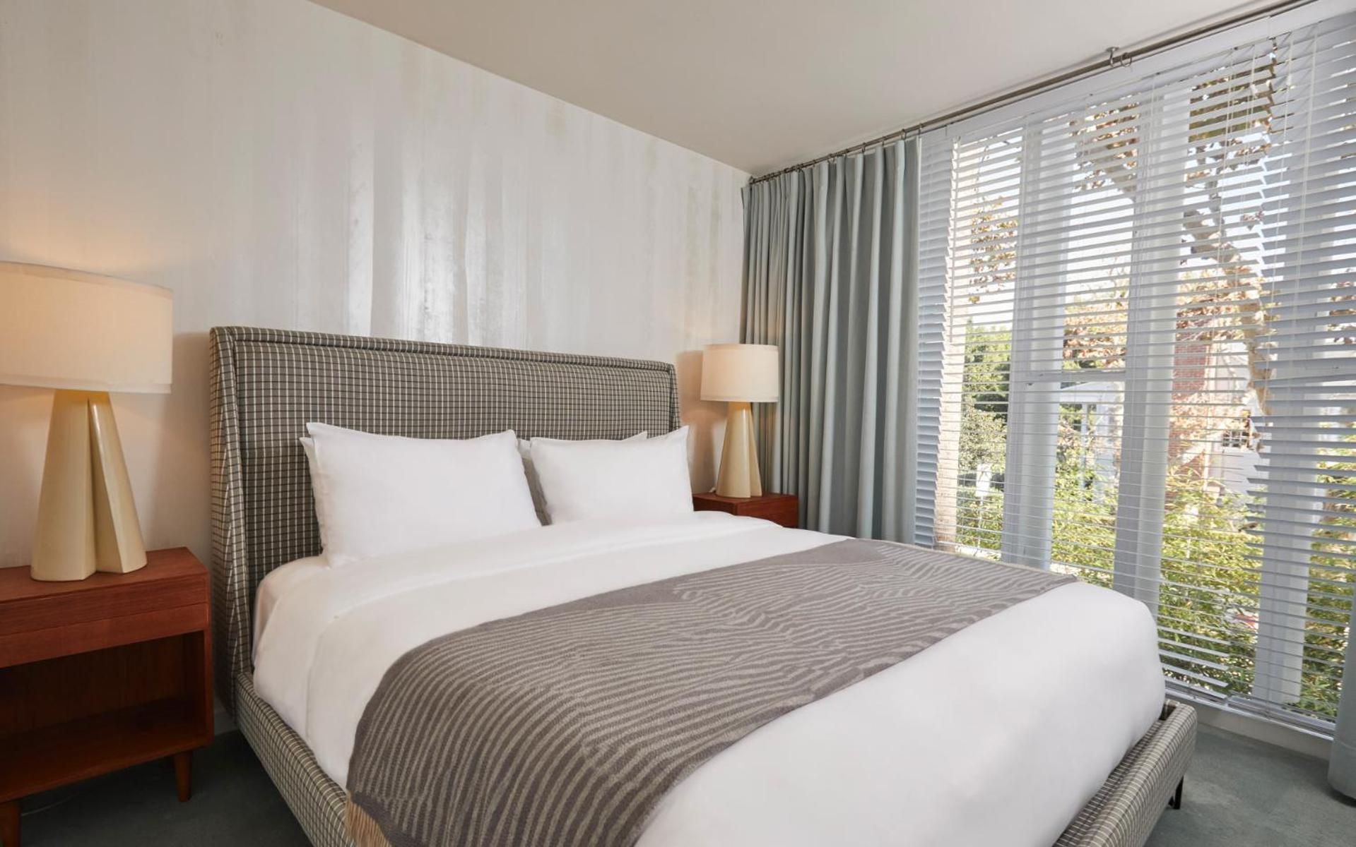 One-Bedroom King Suite