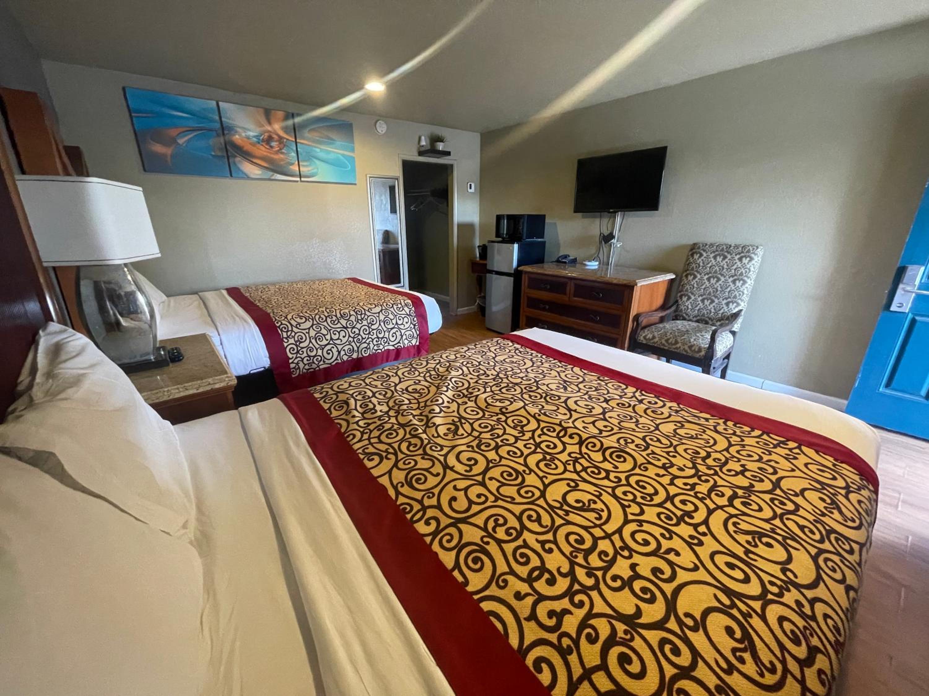 Deluxe Queen Room photo 2