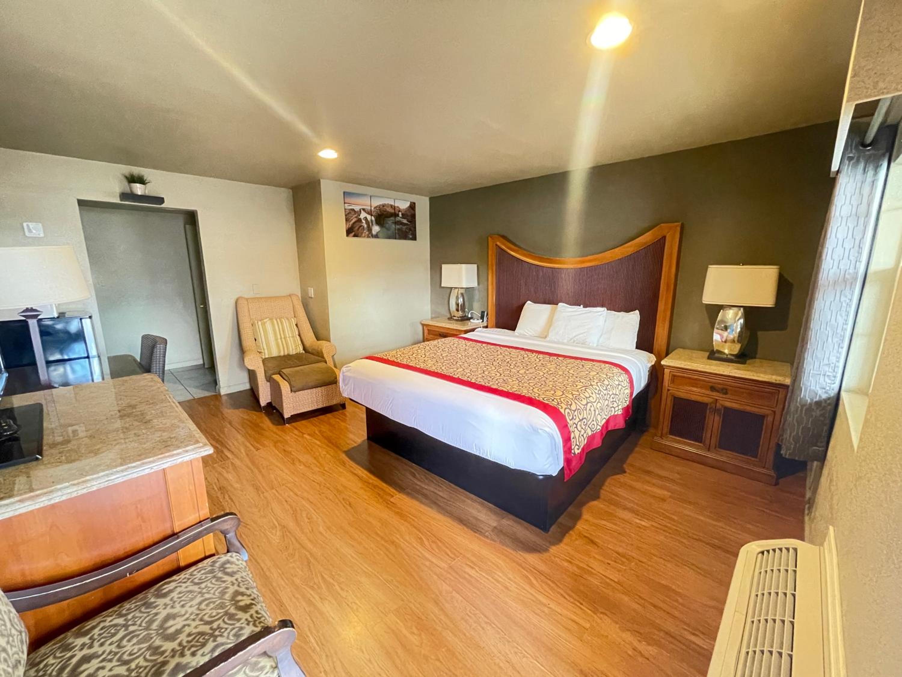 King Room - Disability Access photo 2