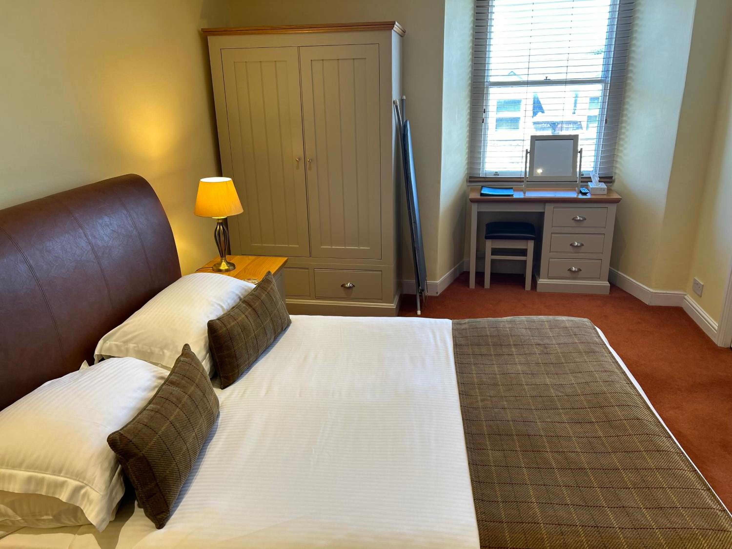Deluxe Double or Twin Room photo 3