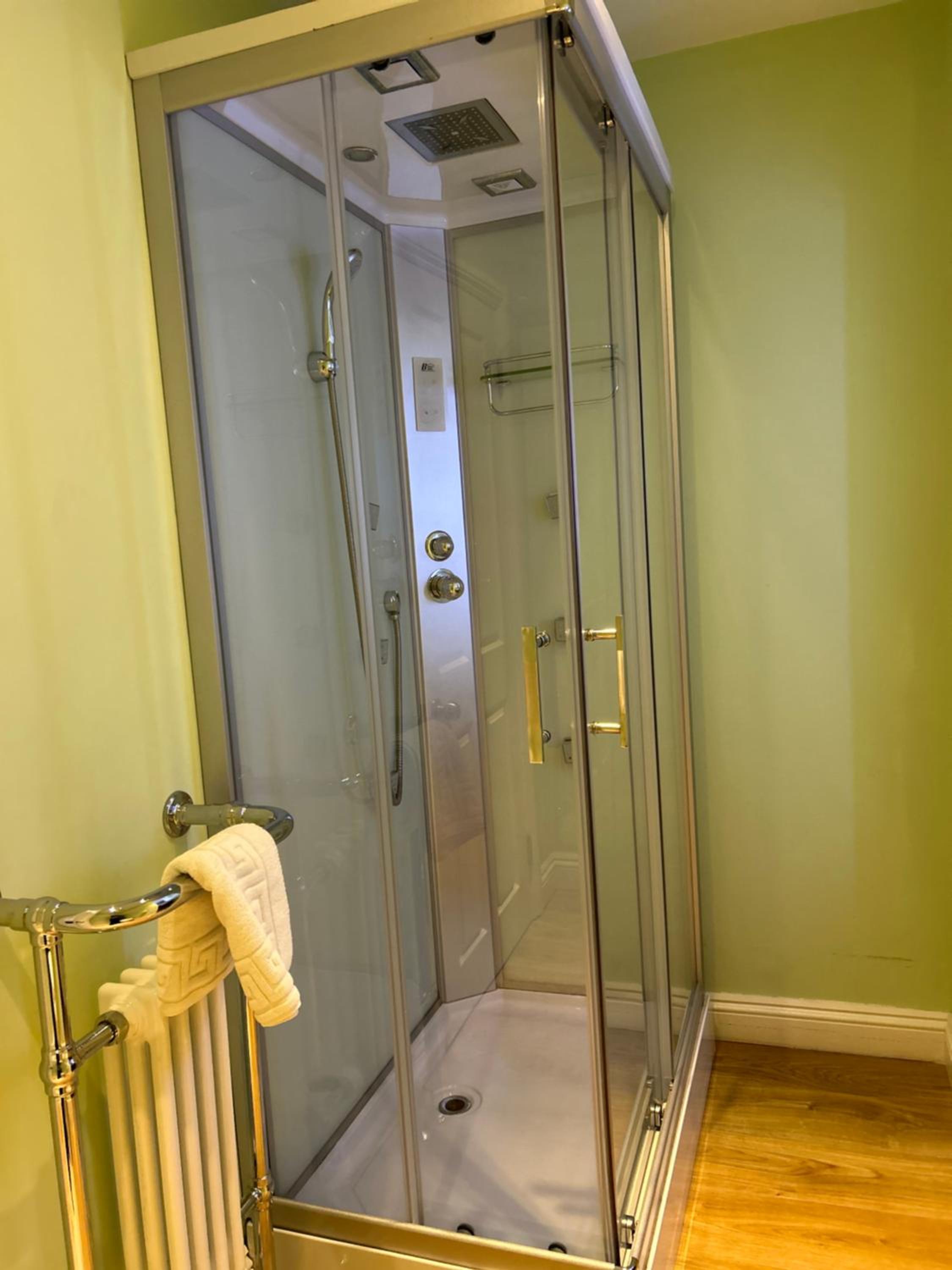 Deluxe Double Room - Photo 8