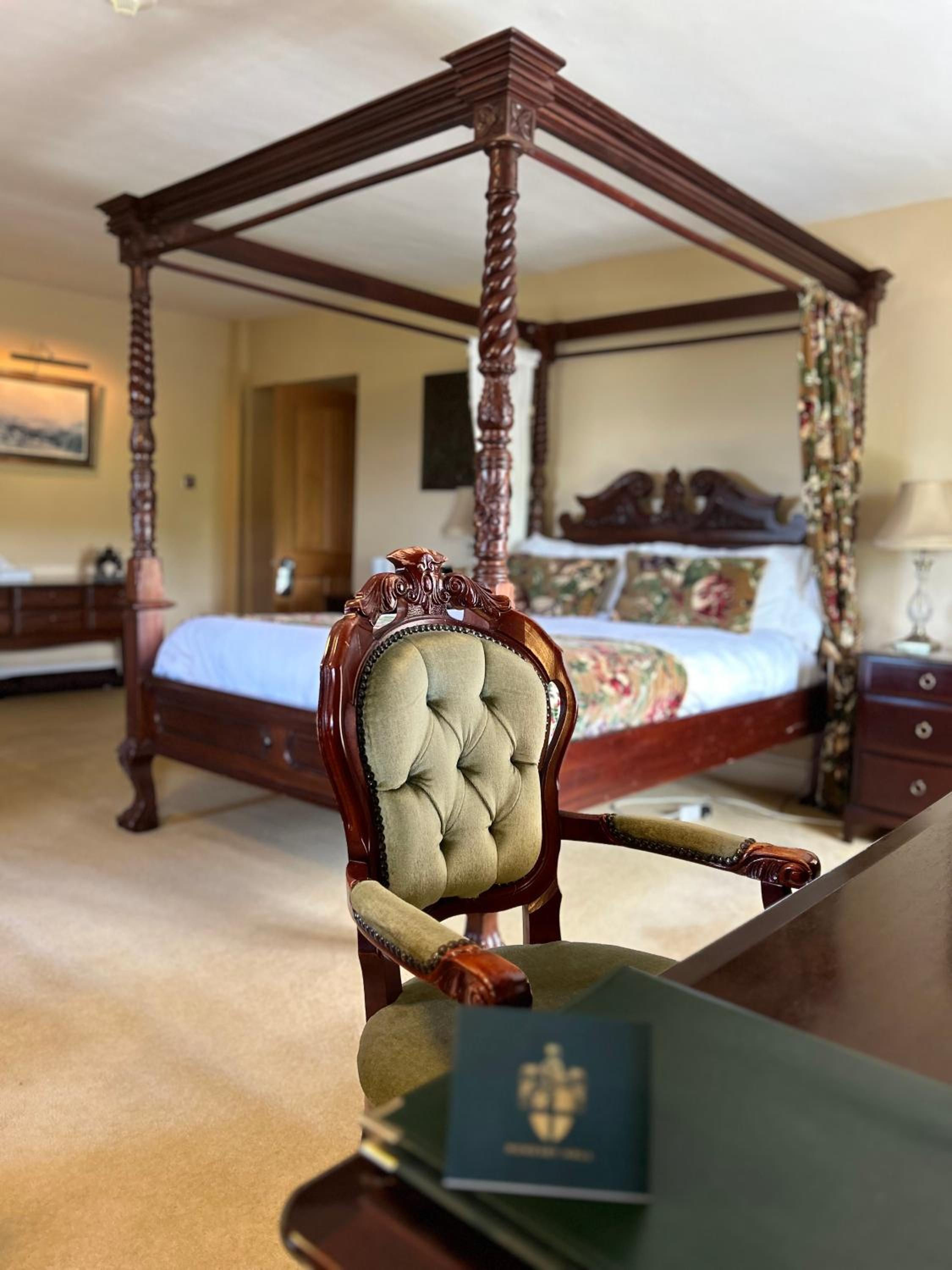 Deluxe King Room - Photo 3