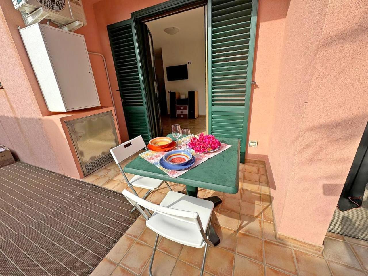 One-Bedroom House photo 2