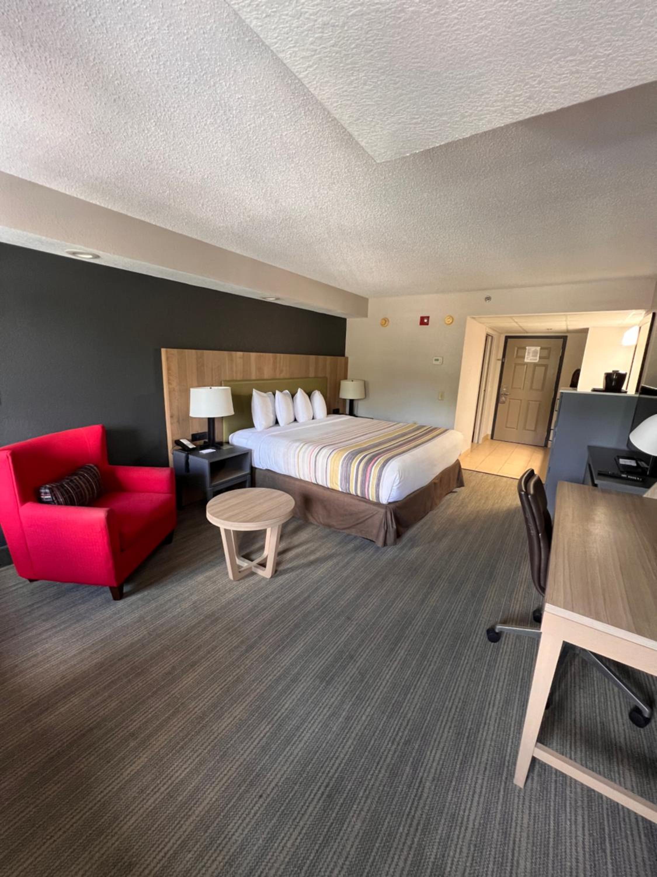 Premium King Room with Balcony - Disability Access/Non-Smoking