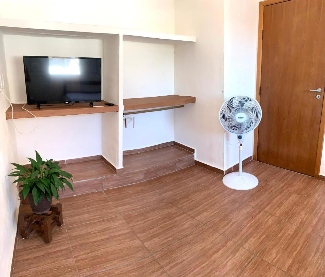 One-Bedroom House - Photo 13
