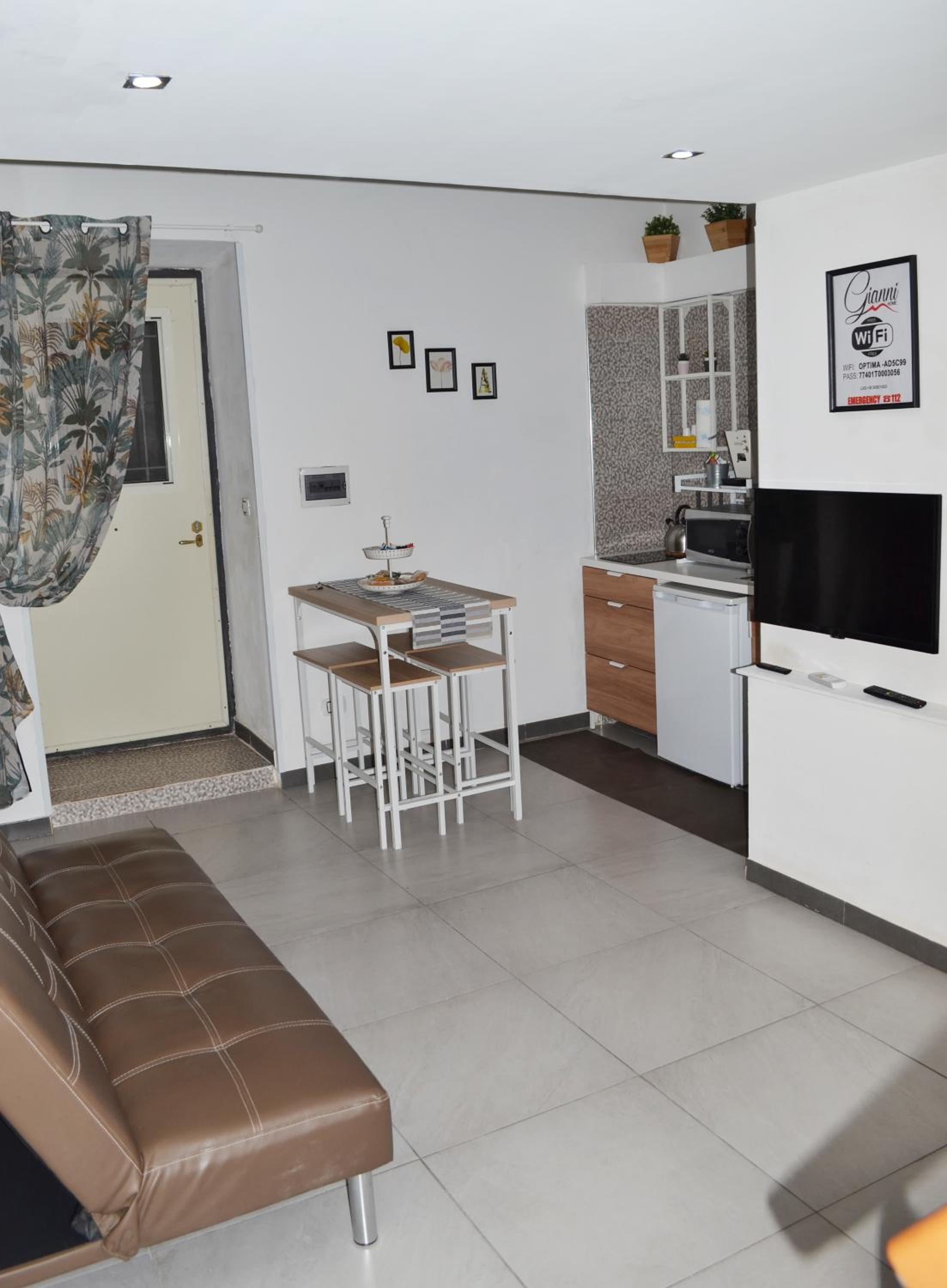 One-Bedroom Apartment