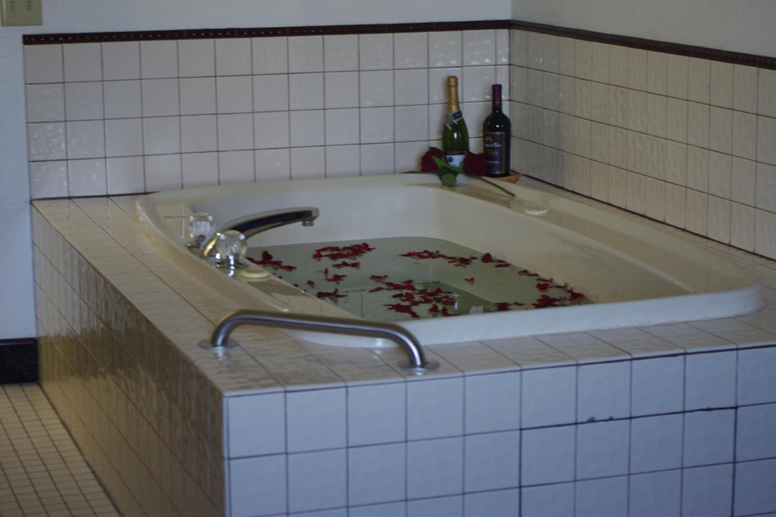 Deluxe King Suite photo 3