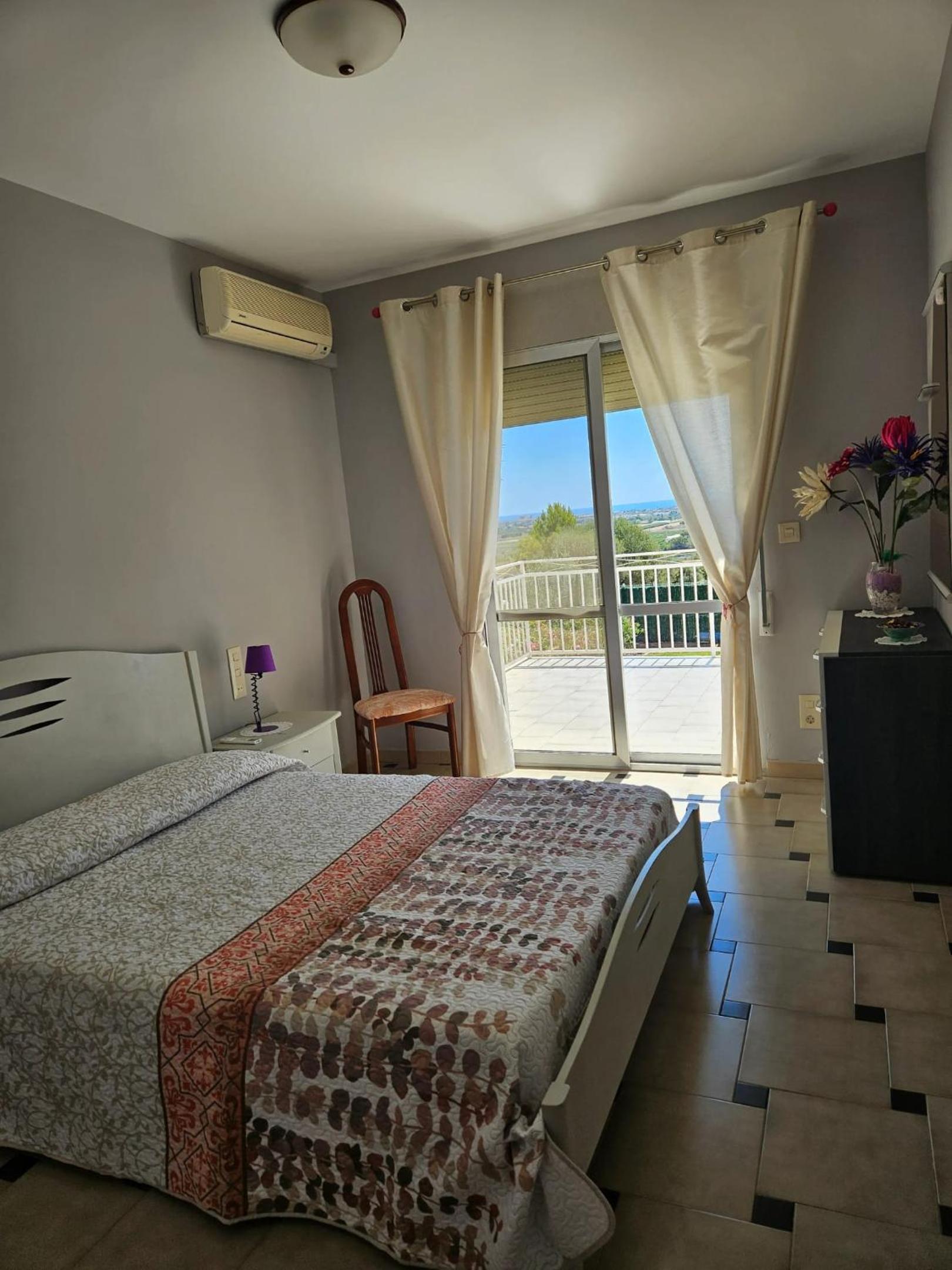 Villa de Tres Habitaciones