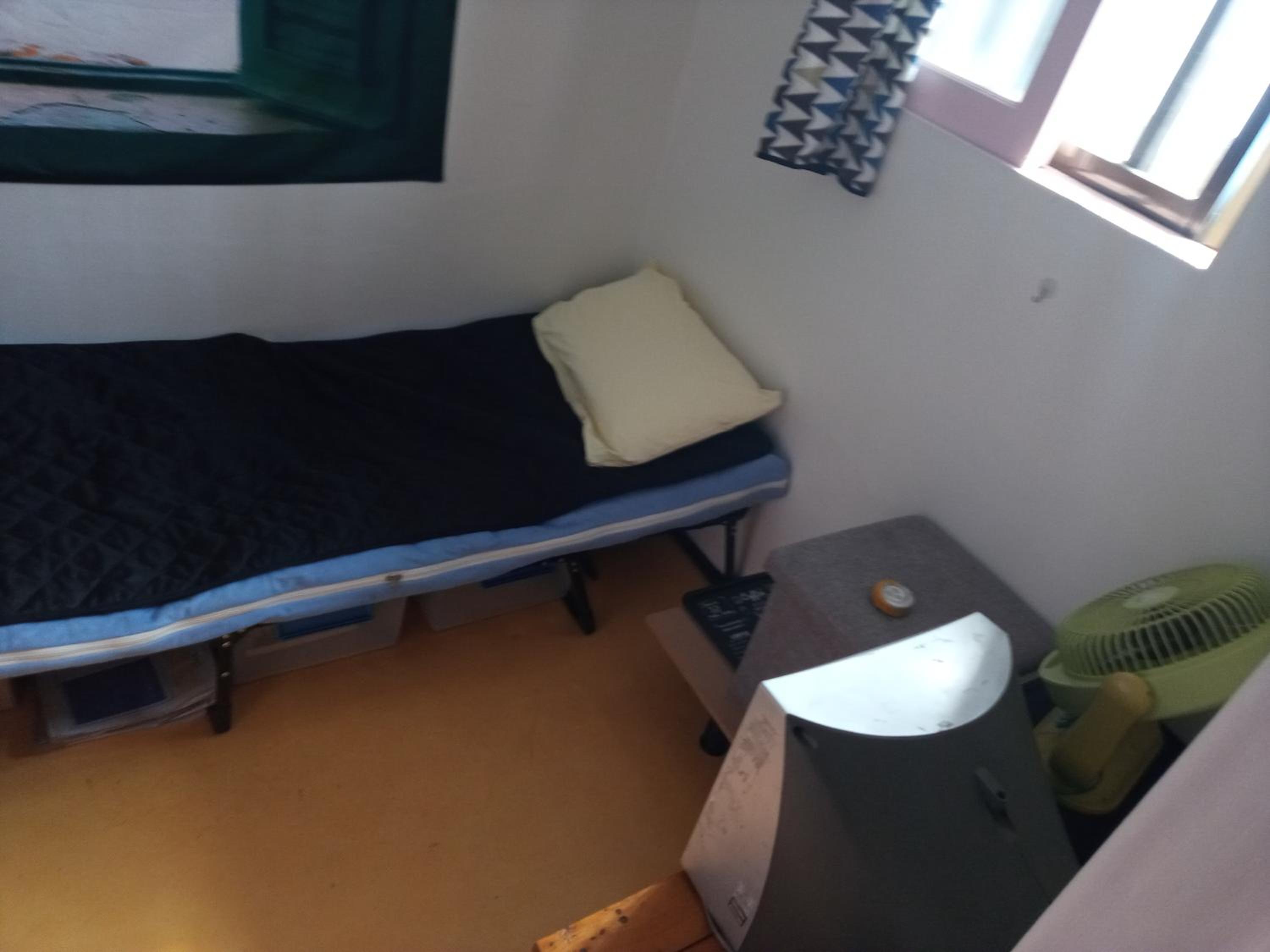 Small Single Room photo 1