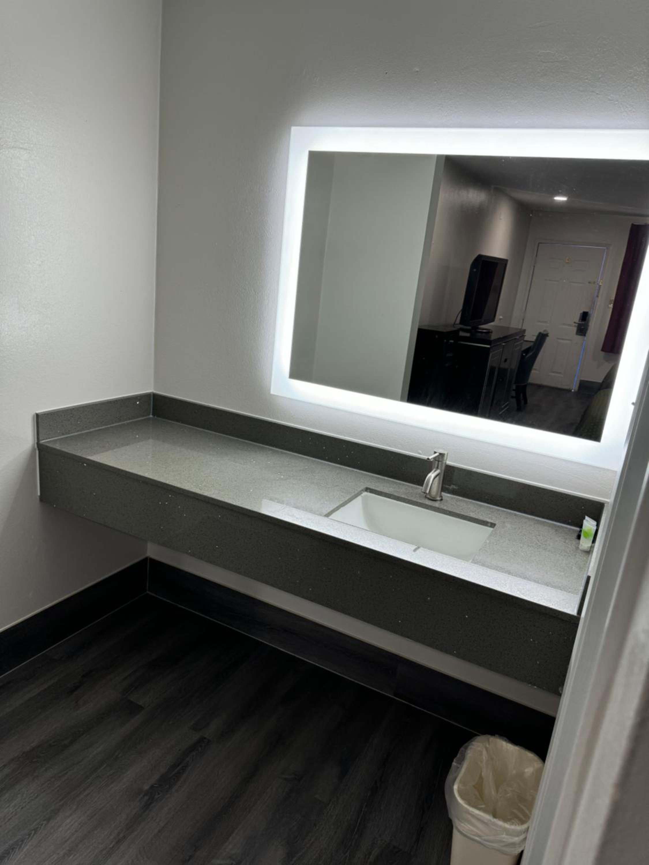Standard Double Room photo 3
