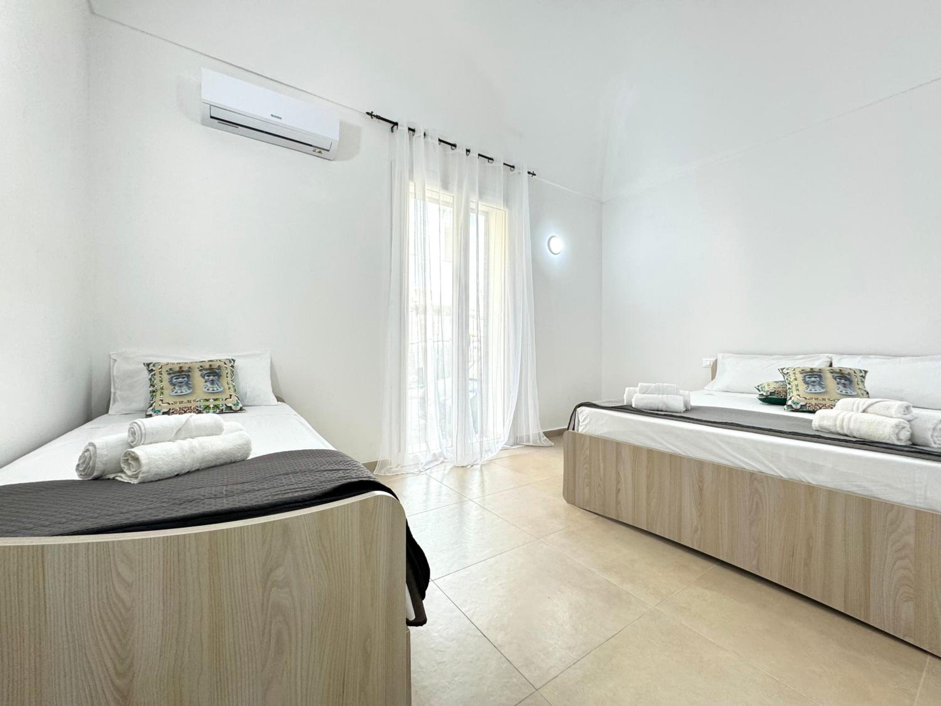 Quadruple Room With Private Bathroom