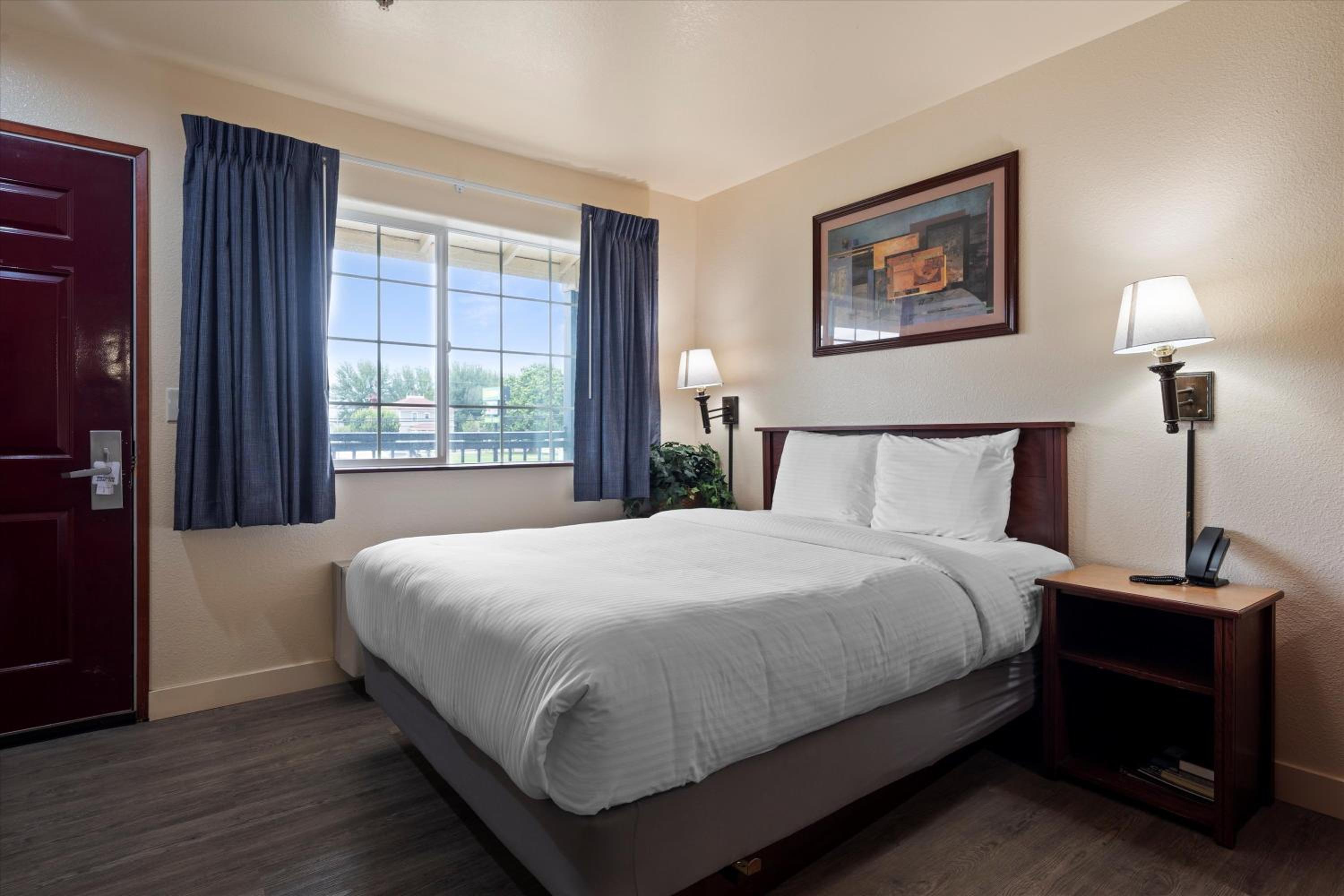 Deluxe Family Room - Photo 1