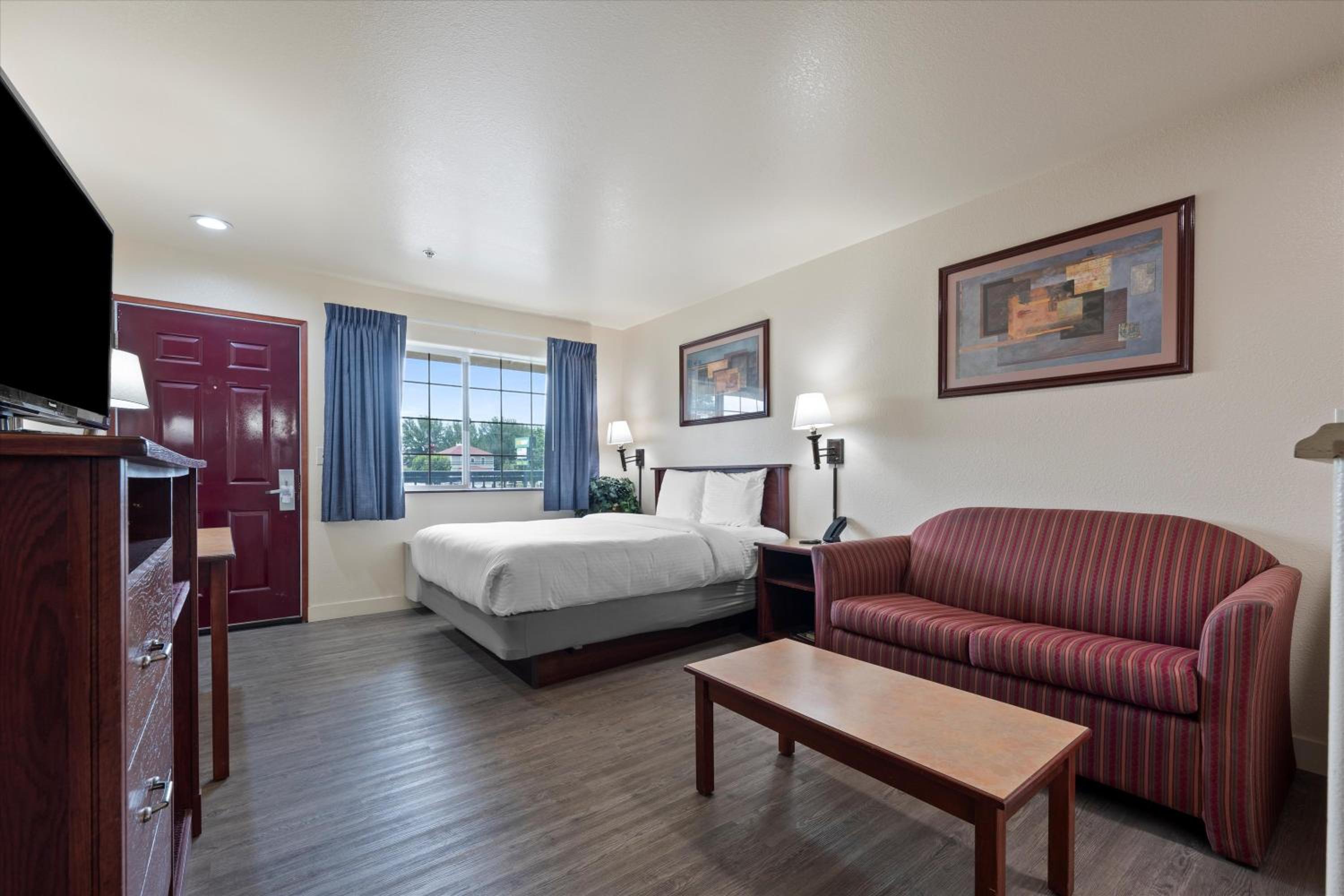 Deluxe Double Room - Photo 25
