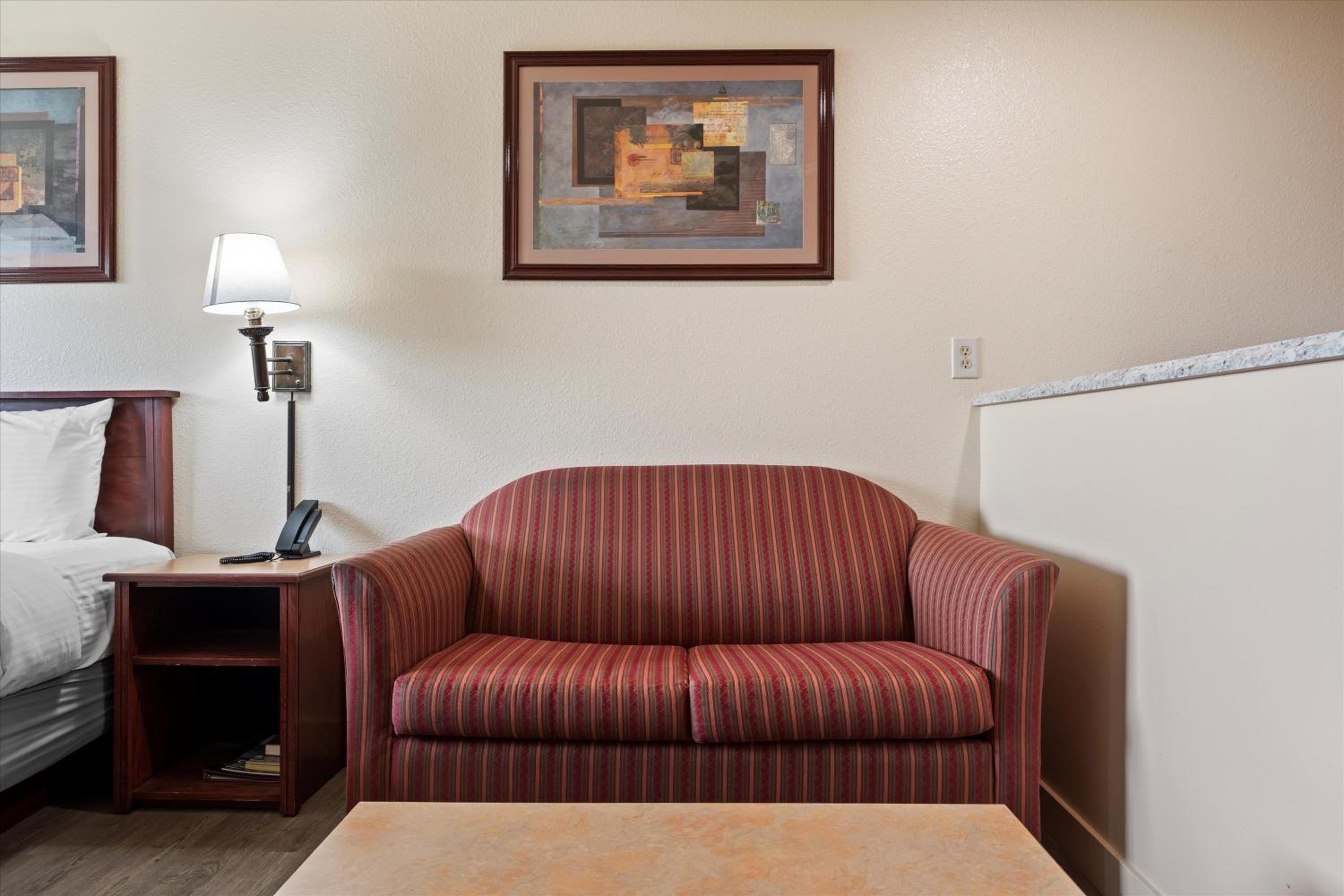 Deluxe Double Room - Photo 11