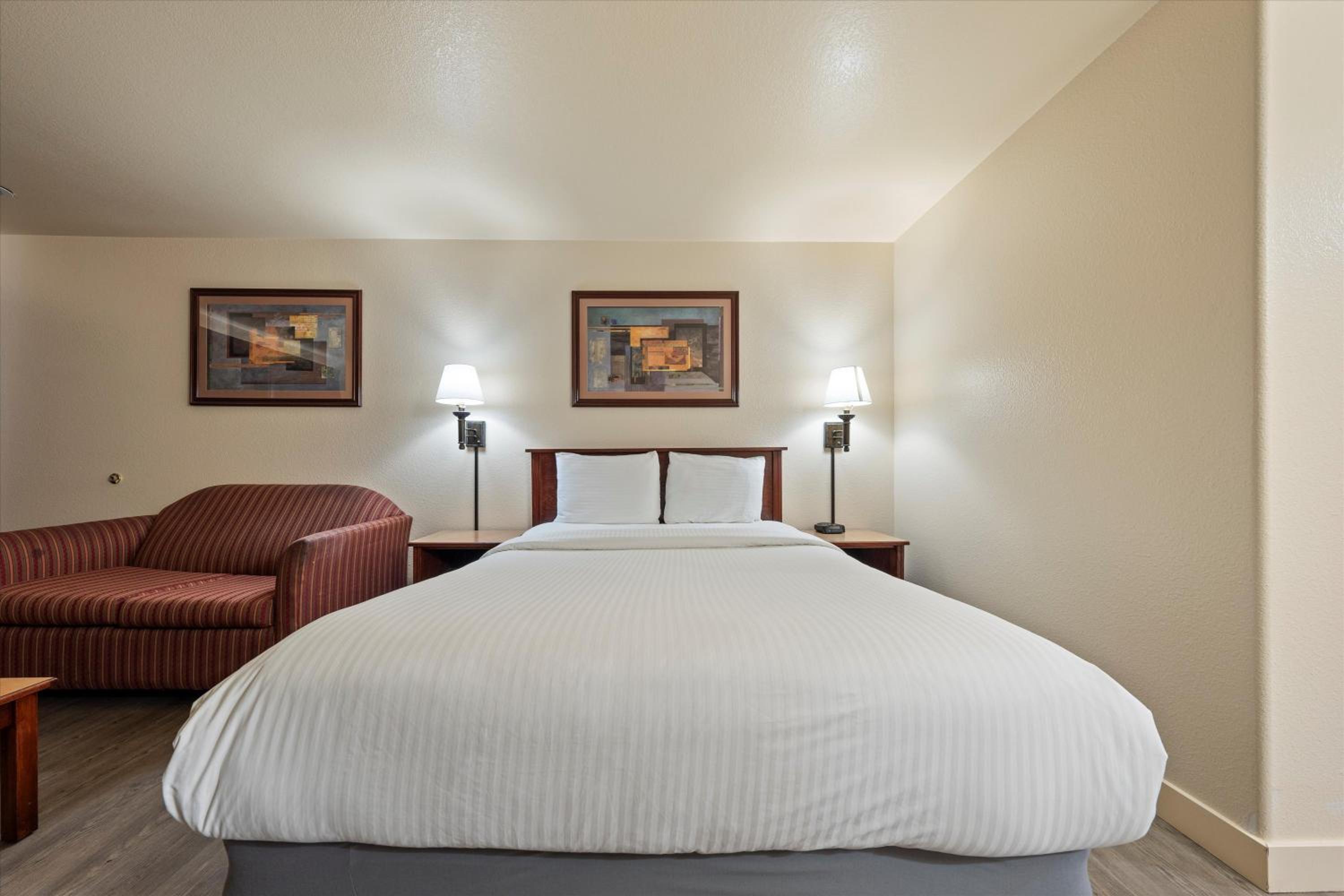 Deluxe Double Room - Photo 17