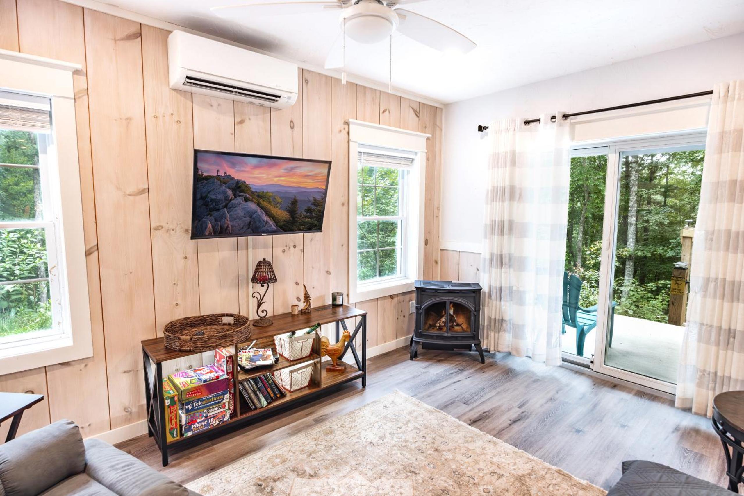 One-Bedroom House photo 2