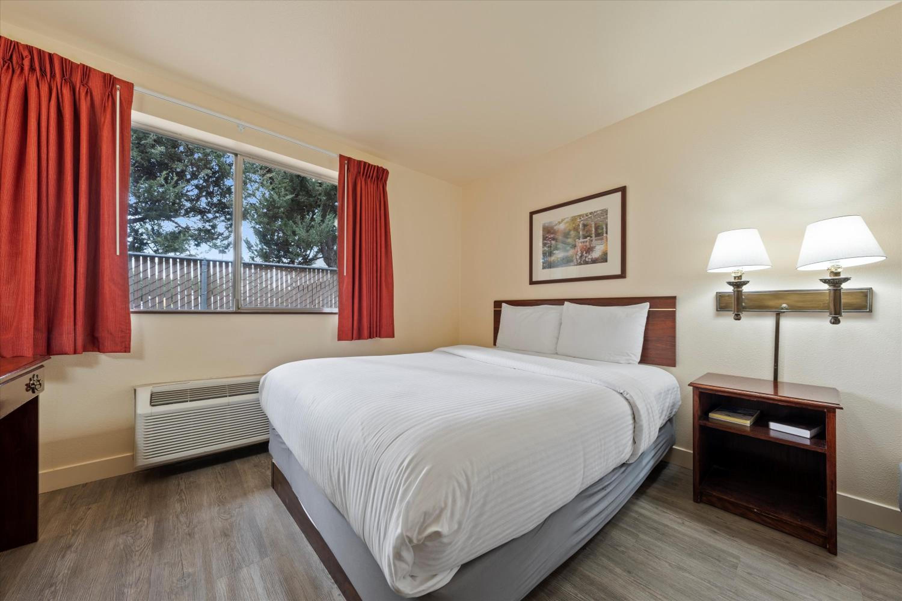 Deluxe Double Room - Photo 32