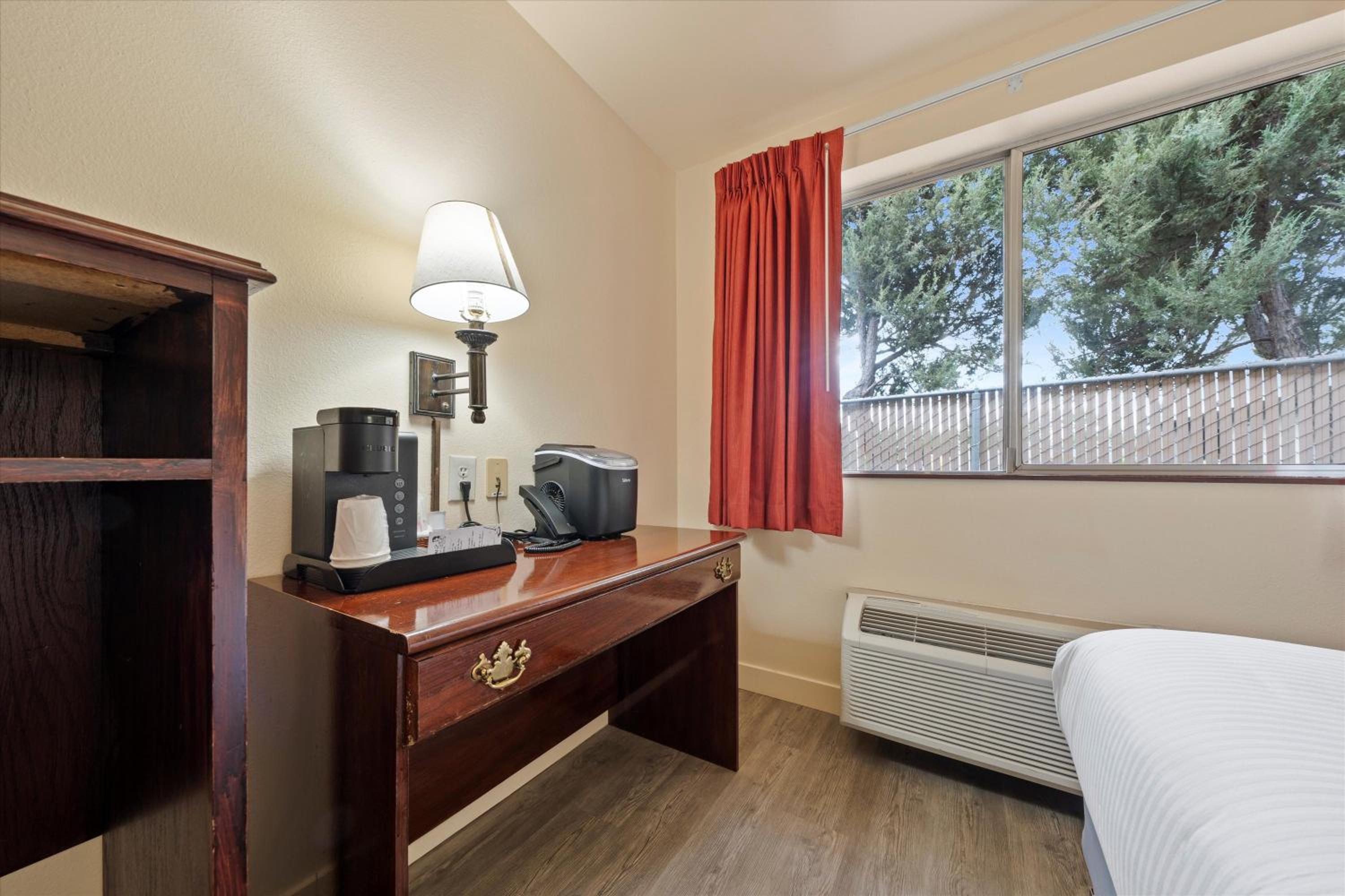 Deluxe Double Room - Photo 31