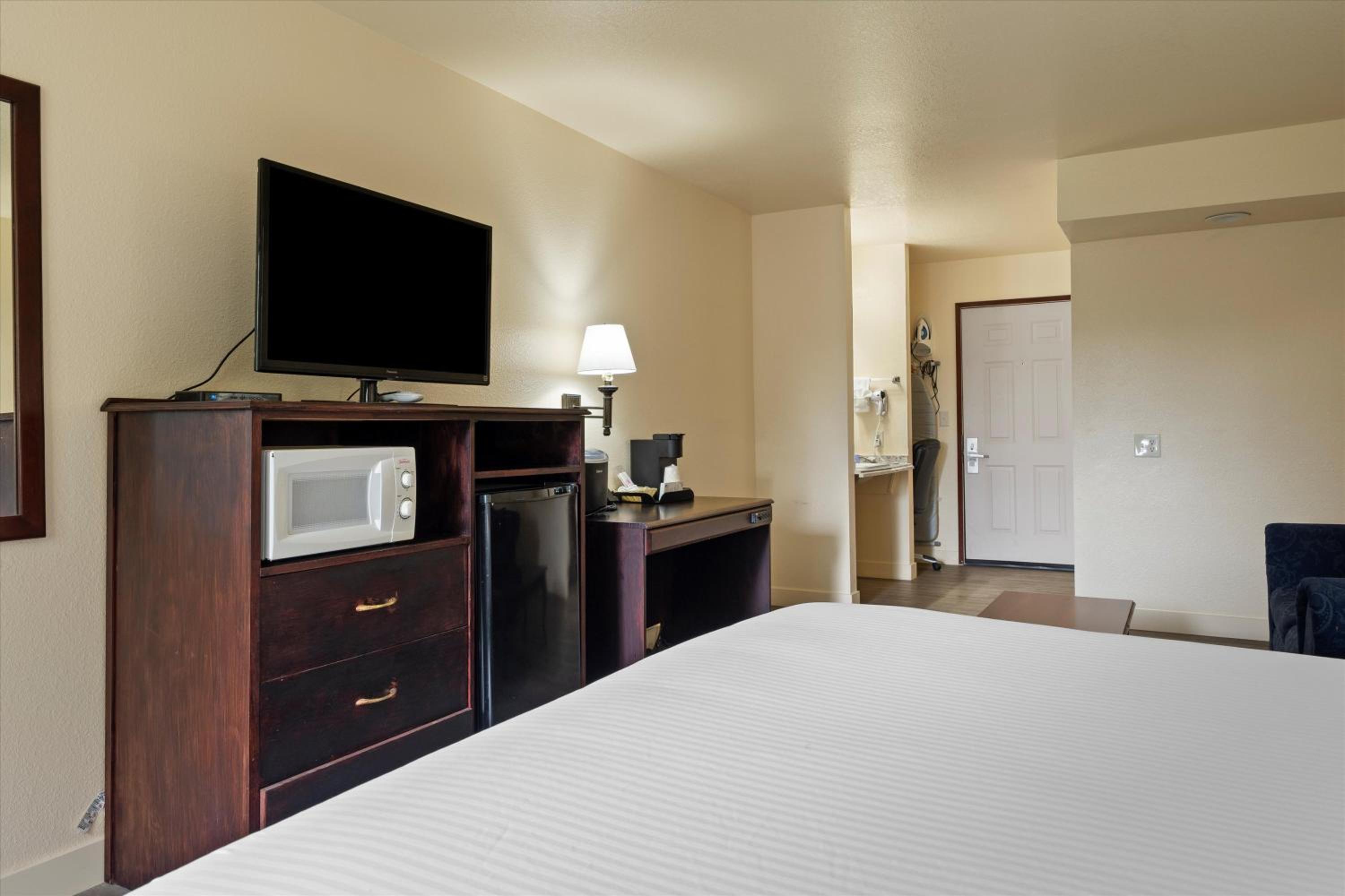 Deluxe Family Room - Photo 14